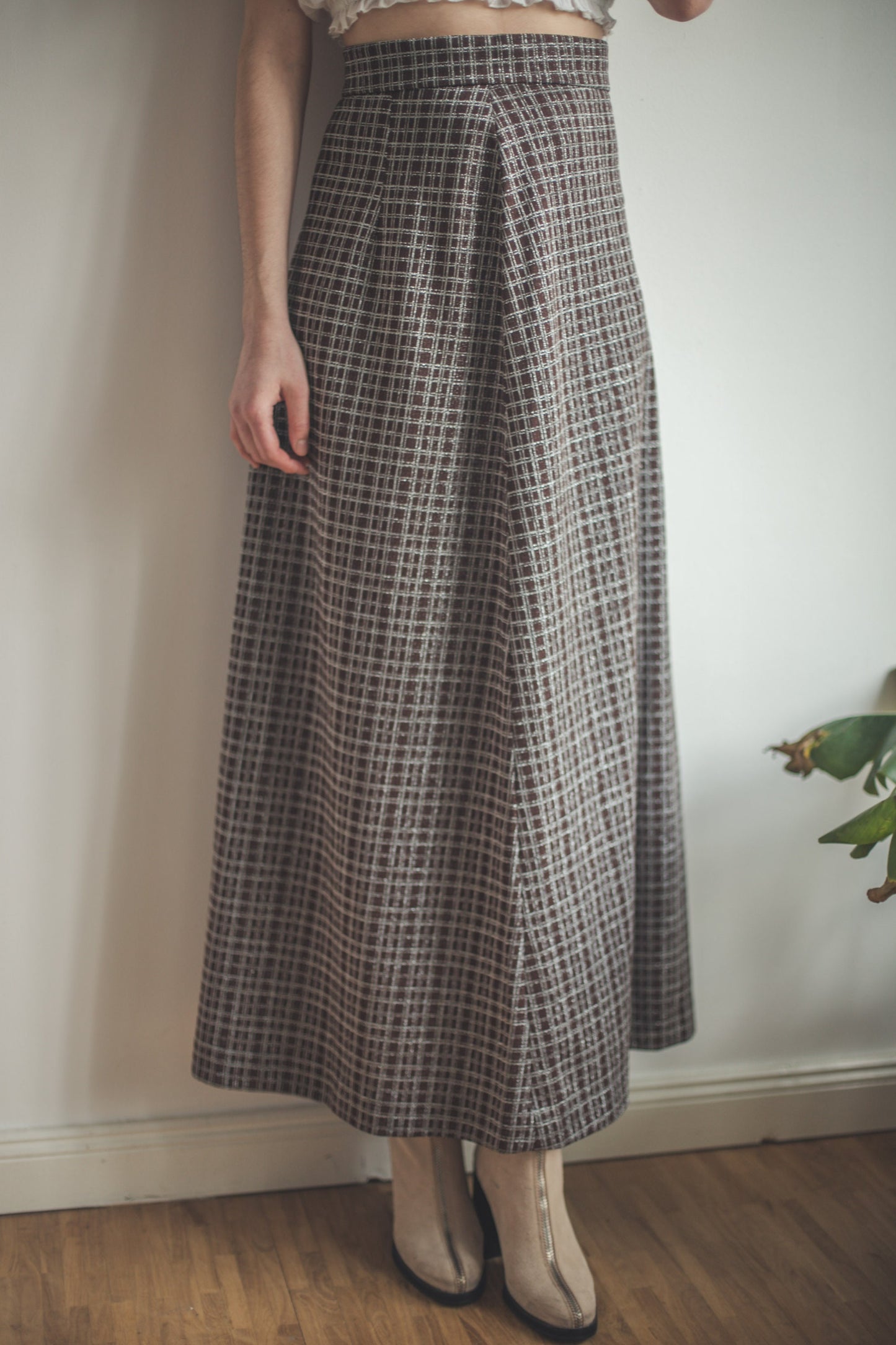 Vintage 70s Checkered Silver Lurex Maxi Skirt - Dark Academia Fashion – High Waist A-Line Disco Skirt – Retro Formal Event or Party Wear