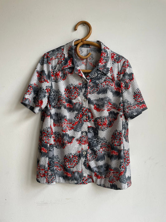 Vintage Oversized Groovy Button-Down Blouse — detail