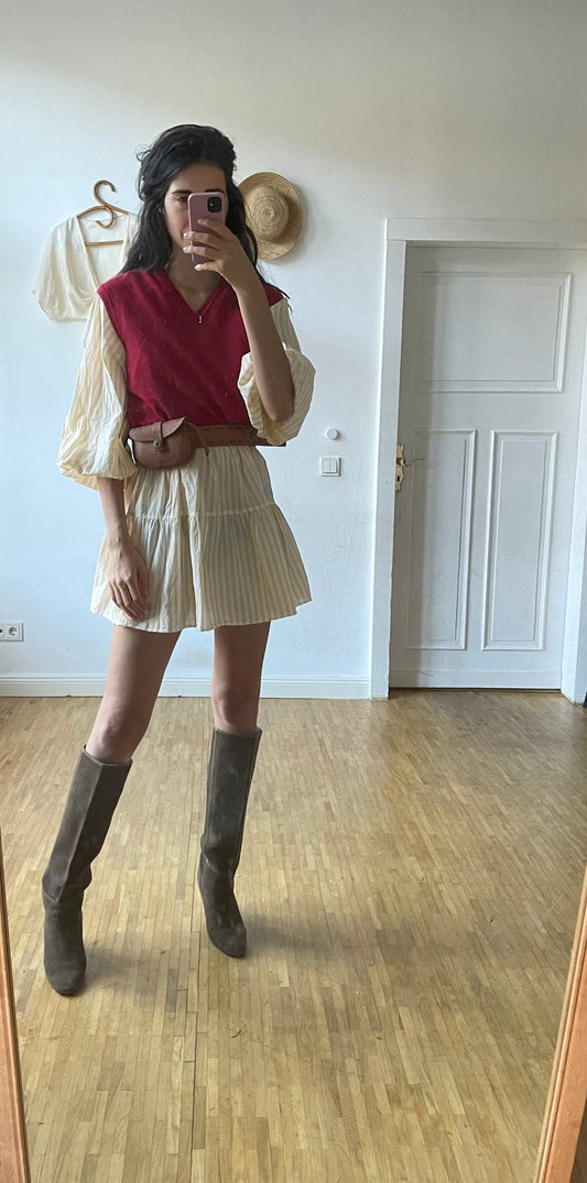 Vintage Red Wool Burberry Pullover — detail