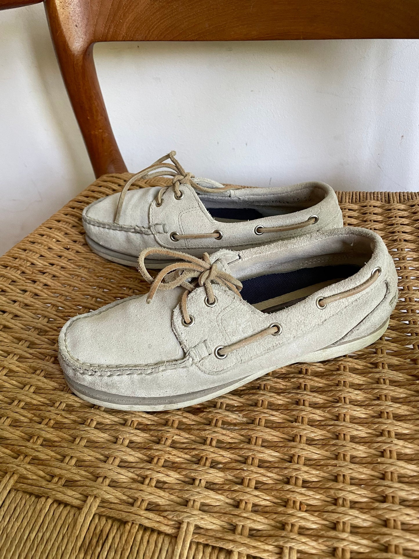 Vintage Timberland Boat Shoes – Elegant Grey Suede