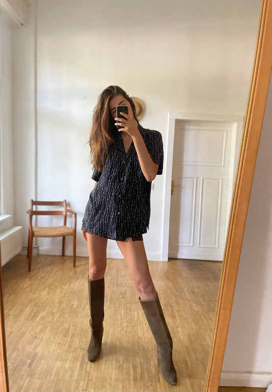 100 % Silk oversized blue groovy woman blouse, Retro abstract 70s shirt, Button up shirt dress, Boxy blouse, L