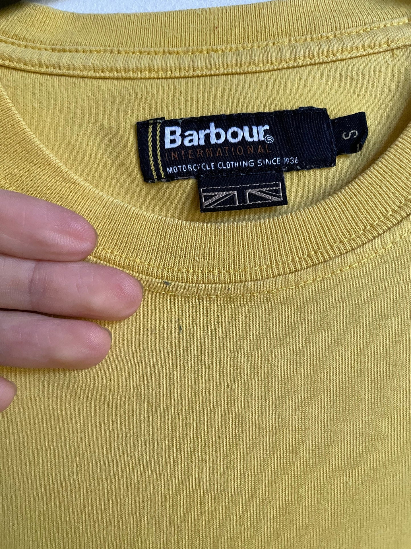 Barbour vintage yellow racing T shirt, 90s logo T shirt, Casual street style, Retro T shirt, S
