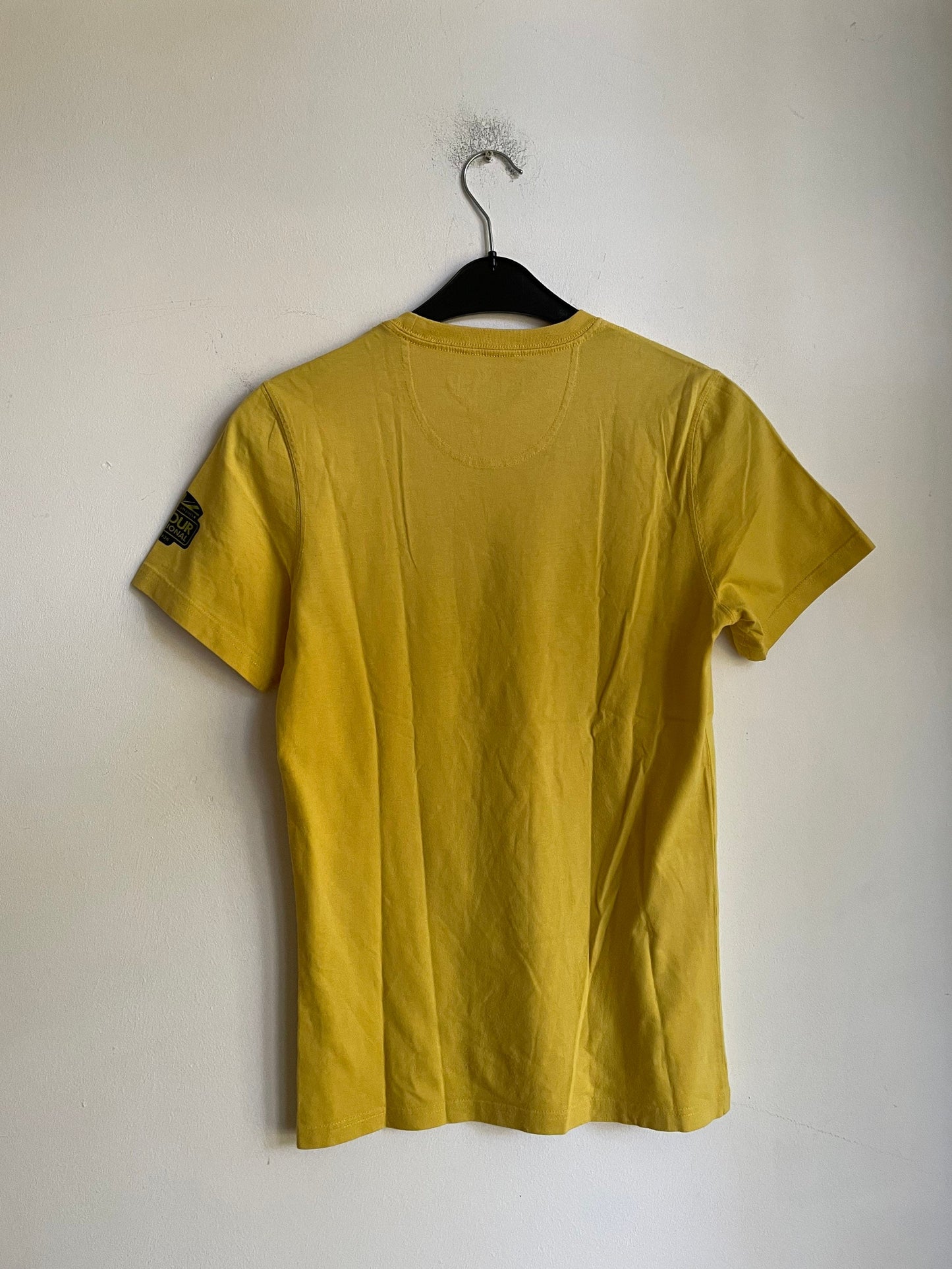 Barbour vintage yellow racing T shirt, 90s logo T shirt, Casual street style, Retro T shirt, S