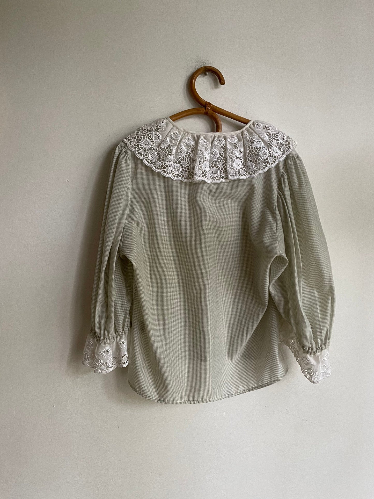 Vintage lace collared romantic poet sleeve blouse, Cottage core top, White french antique blouse, Pirate top, Dirndl top, Edwardian blouse