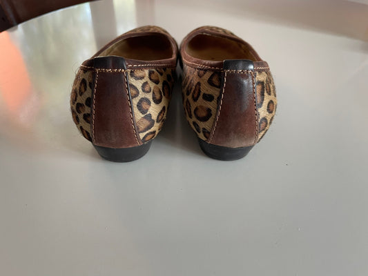 Gucci Leopard Print Vintage Flats — detail