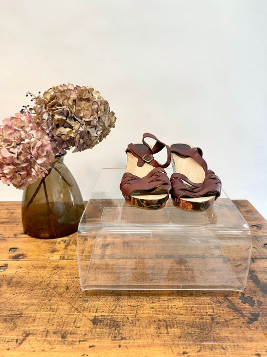 Vintage Isabel Marant platform sandals, leather in burgundy brown, open toe, floral detailed heel, bohemian grunge, EU 41