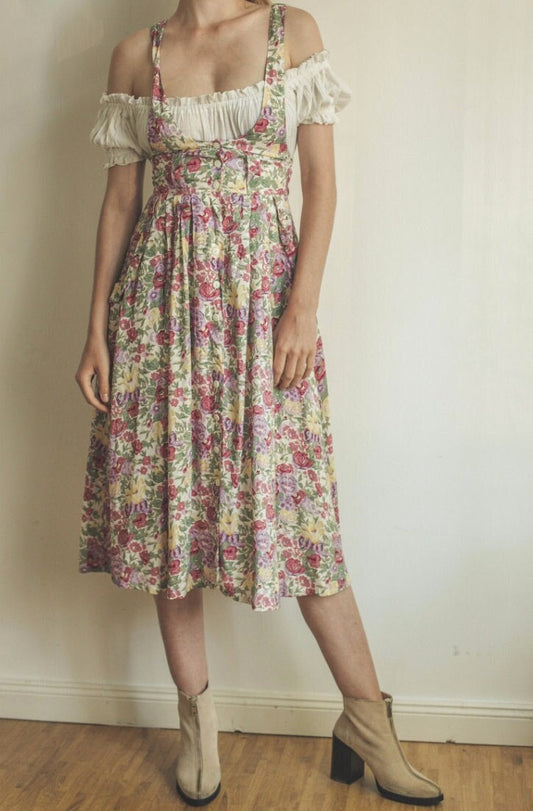 Cottagecore Vintage Clothing Bundle For Women — detail