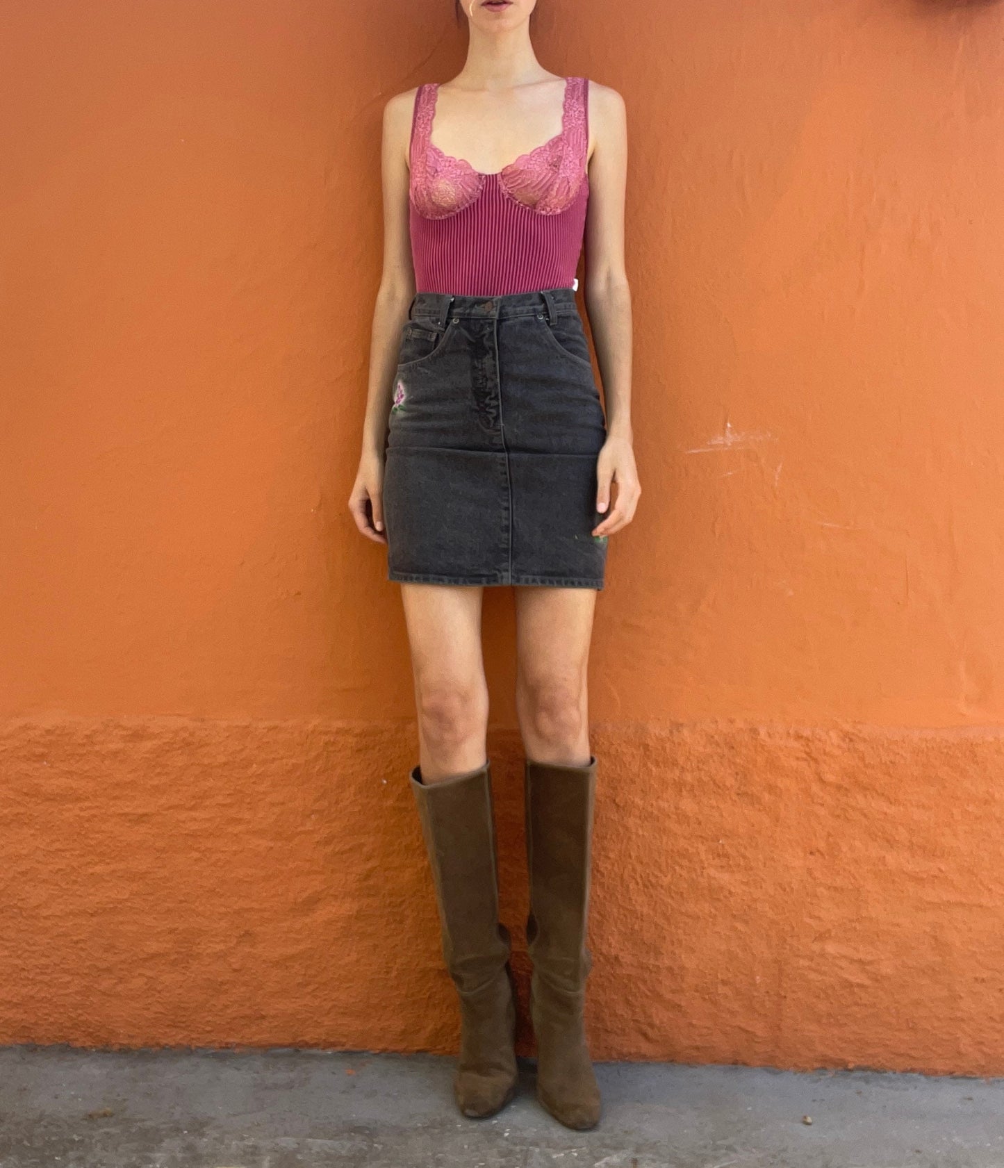 Ash grey vintage denim mini skirt, Pop84 retro clothing, 1980s jean skirt with flower design, Short summer skirt