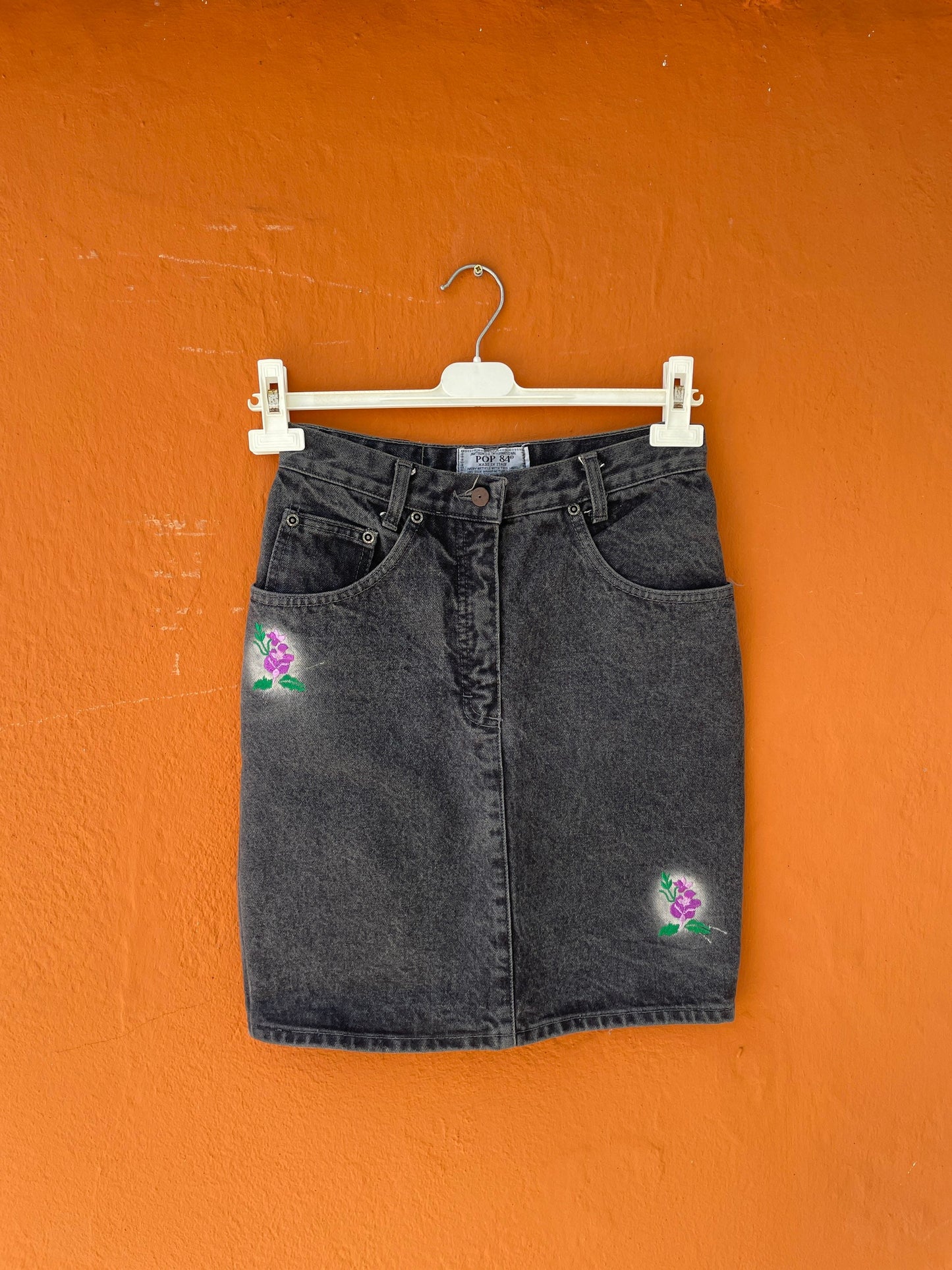 Ash grey vintage denim mini skirt, Pop84 retro clothing, 1980s jean skirt with flower design, Short summer skirt