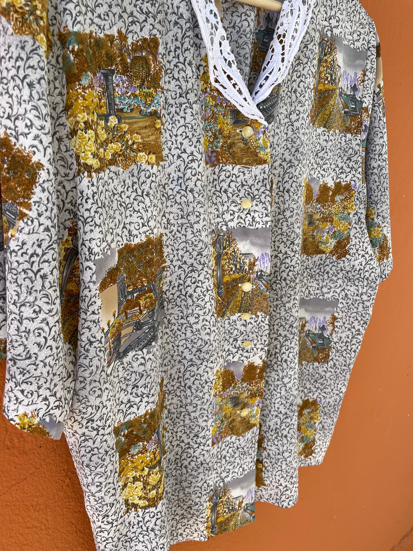 Vintage woman blouse with landscape images and lace collar, Floral vintage tee, Loose short sleeve brown blouse, XXL