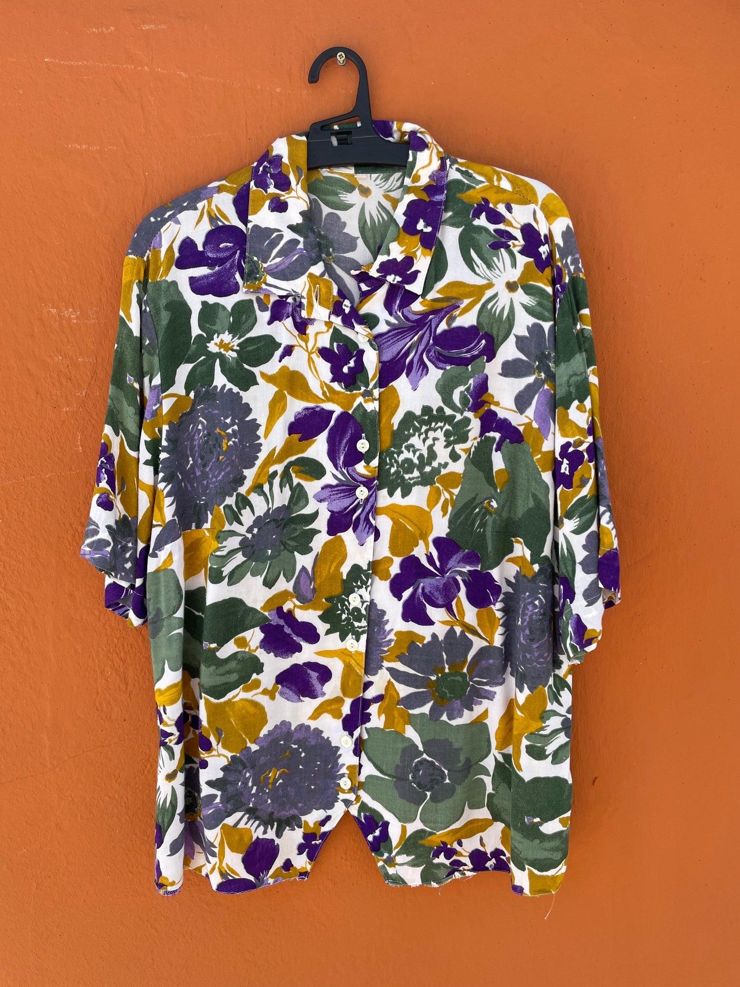 Vintage floral woman blouse, summer shirt, short sleeve top, Cute 70s Feminine button up shirt, Vintage t shirt, Sustainable fashion for her