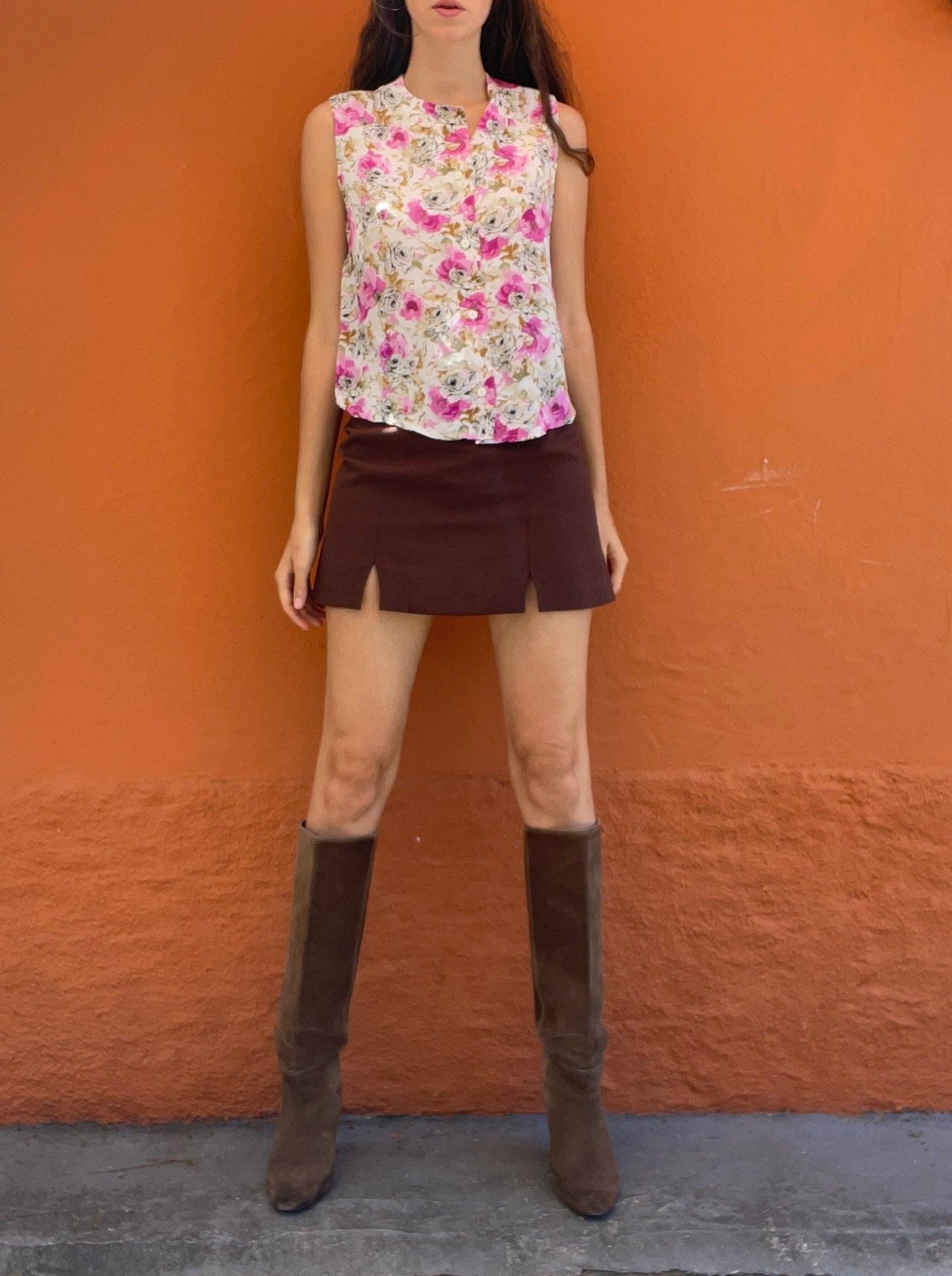 Pink floral sleeveless summer blouse, Vintage flower patterned top, Cute retro shirt, Button-up 70s blouse, Knot tie camisole, Crop top