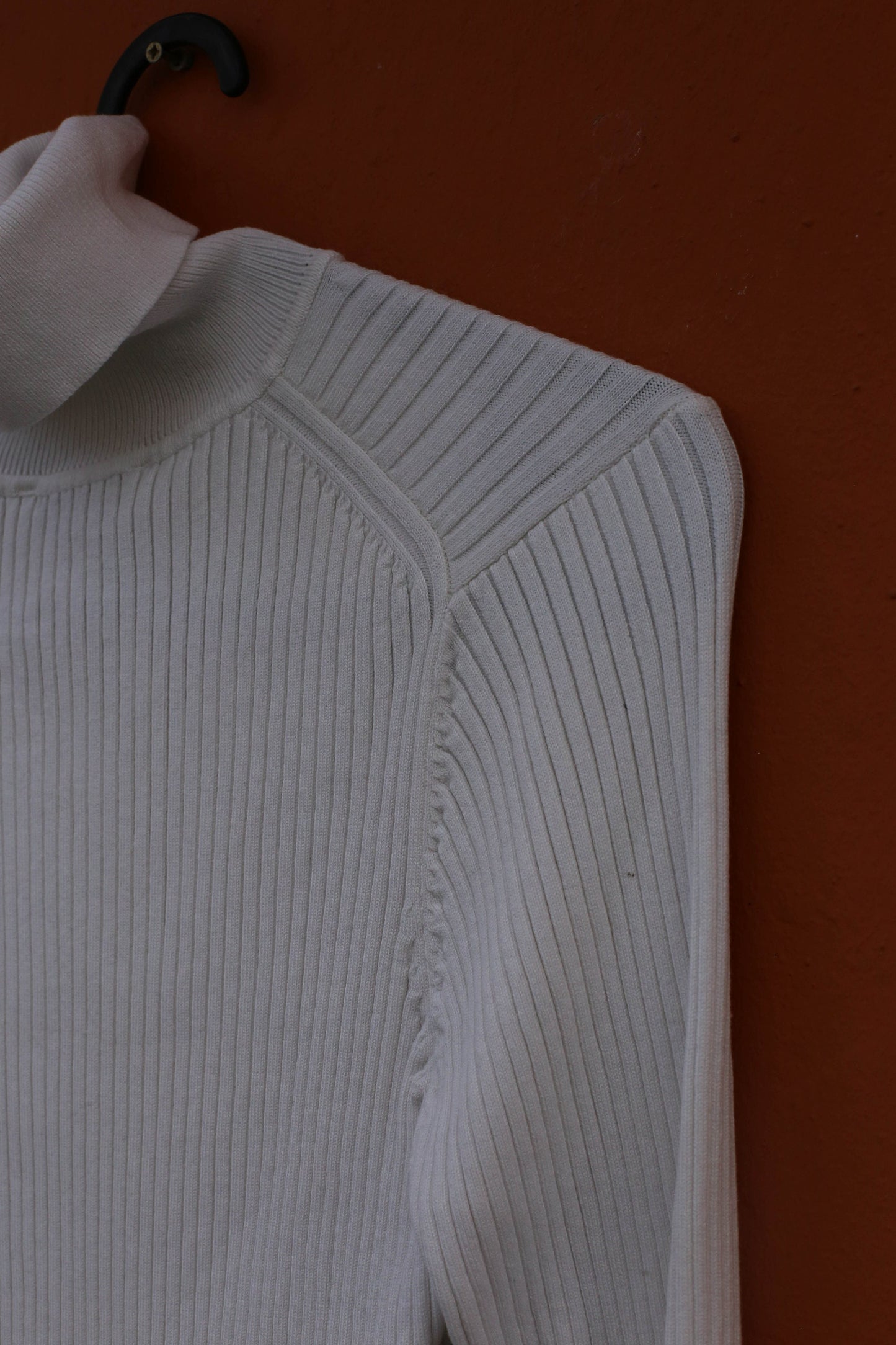 Vintage Y2k white turtleneck top, Classic White Turtleneck, Cozy Vintage Knit, Layering essential