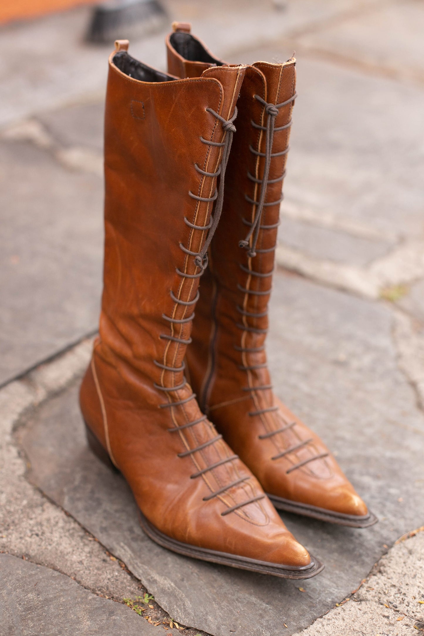 Vintage 1970s Italian Brown Lace-Up Boots Size 40 – Retro Equestrian Tall Half Booties