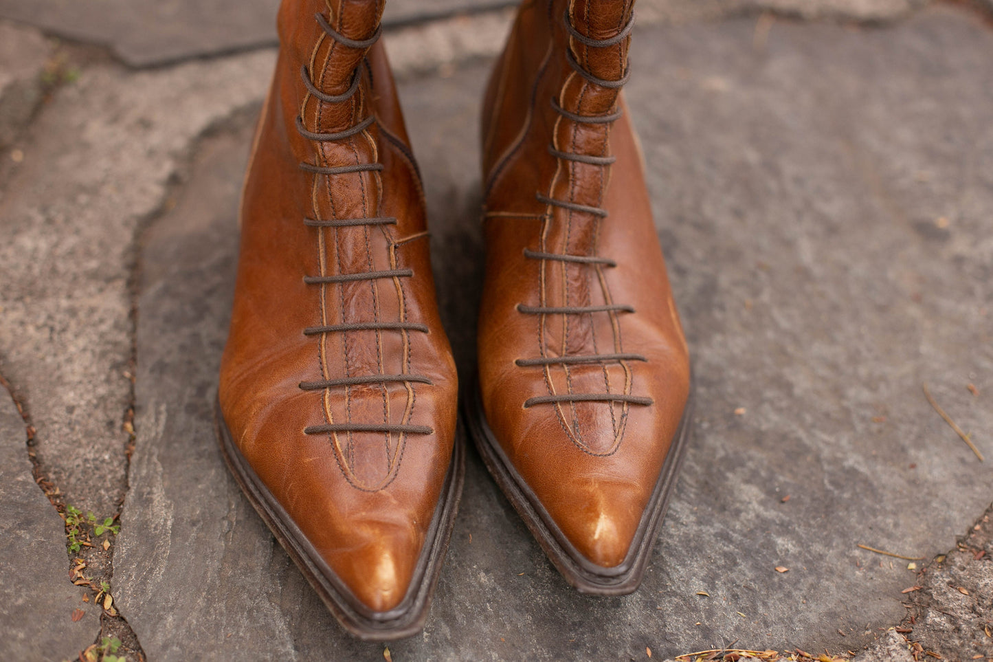 Vintage 1970s Italian Brown Lace-Up Boots Size 40 – Retro Equestrian Tall Half Booties