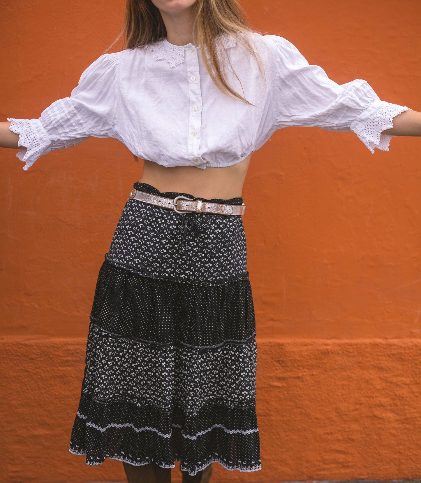 Antique french white cotton cropped top, Vintage puff sleeve Linen top, Cottage Core romantic top, Lace detailing, M -L