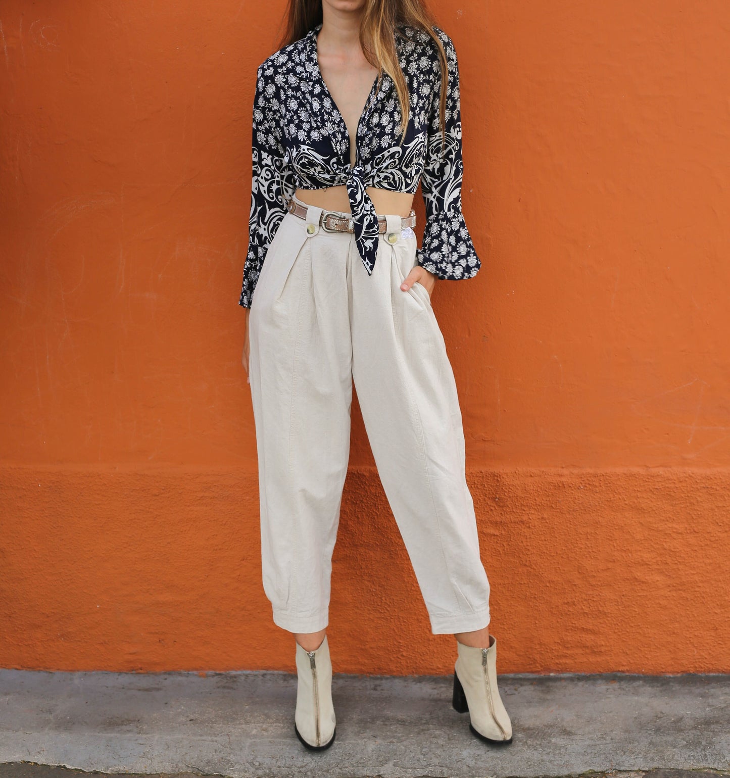 Bohemian vintage crop blouse, Knot tie woman shirt with floral pattern. Long sleeved Ibza aesthetic, Mamma mia hippie blouse, Size USA S