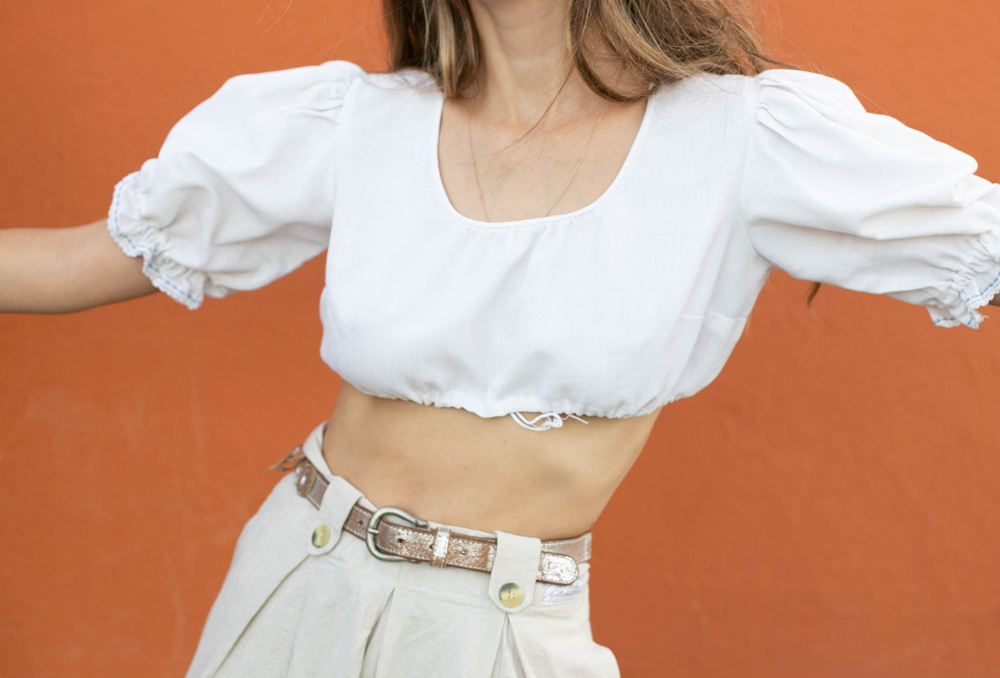 Cottage core woman blouse, White Vintage puff sleeve Linen top, Antique french white cotton cropped top, top, Lace detailing, M -L