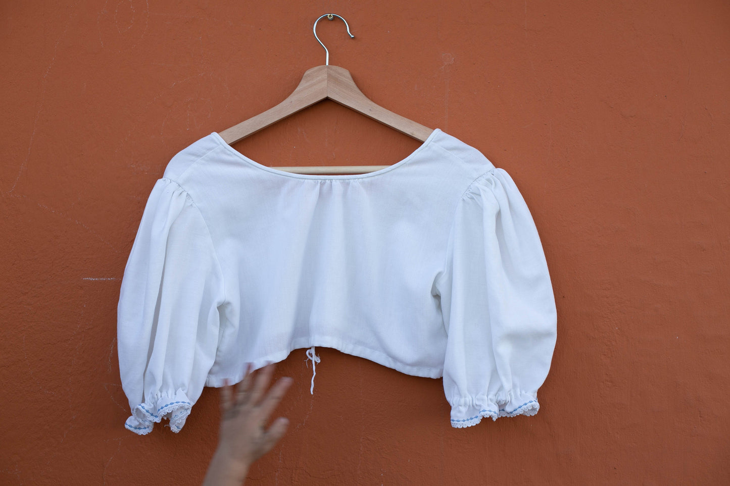 Cottage core woman blouse, White Vintage puff sleeve Linen top, Antique french white cotton cropped top, top, Lace detailing, M -L