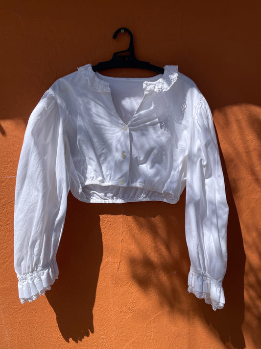 Charming Vintage Dirndl-Style Cotton Cropped Top with Puffed Sleeves - Delicate Lace Details, Ideal for Retro-Inspired Fashion