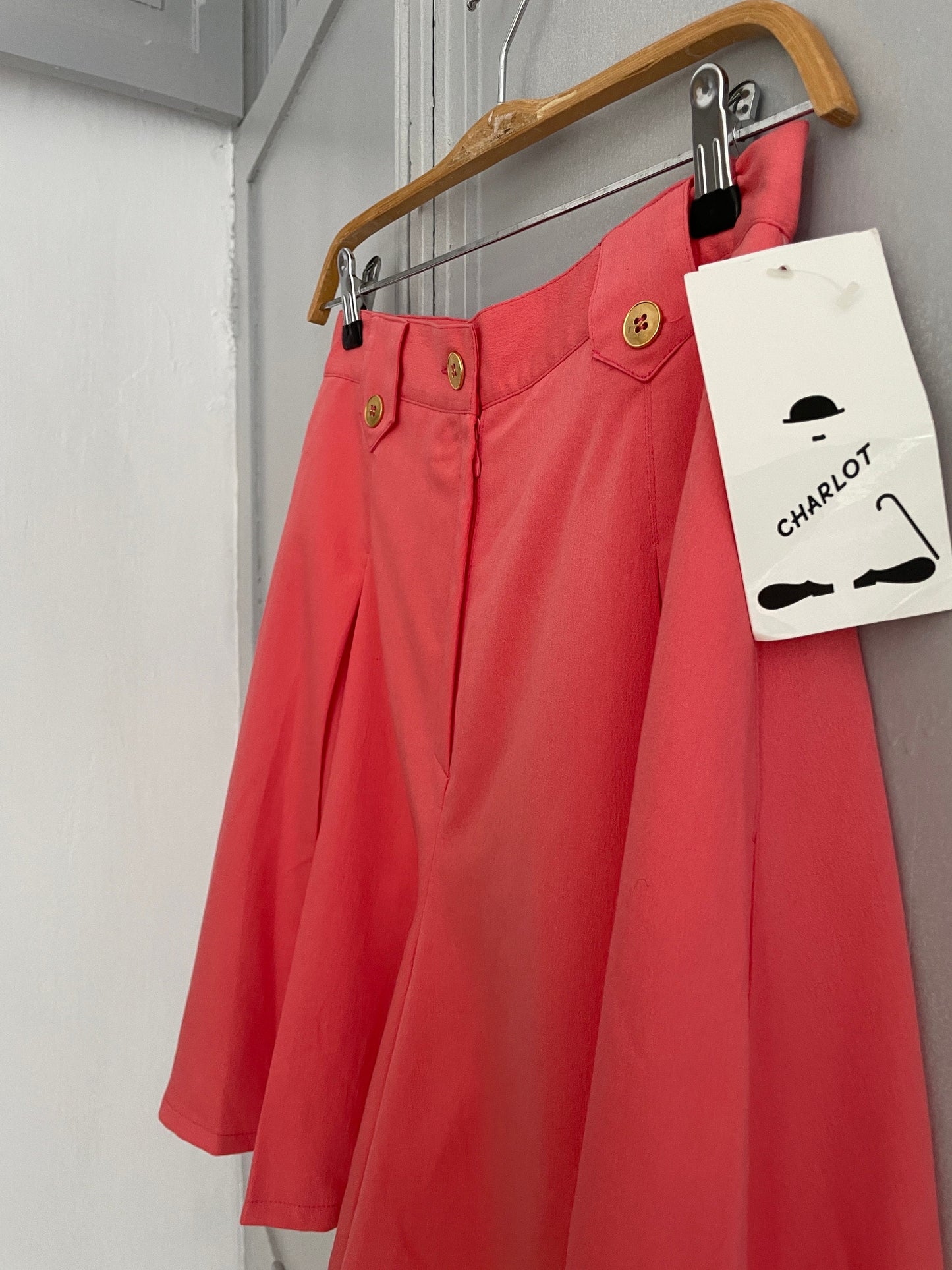 True vintage pink charlot short, Elegant Vibrant pants from the 70s