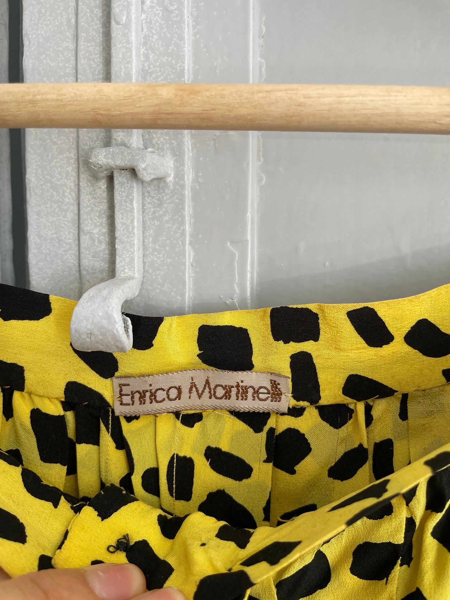 Vintage Yellow & Black Graphic Skirt – Y2K Vibes, Button-Down Front, Playful Bold skirt,