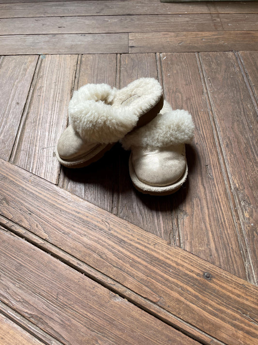 Vintage UGG Kids Shearling Slippers – EU 26/27
