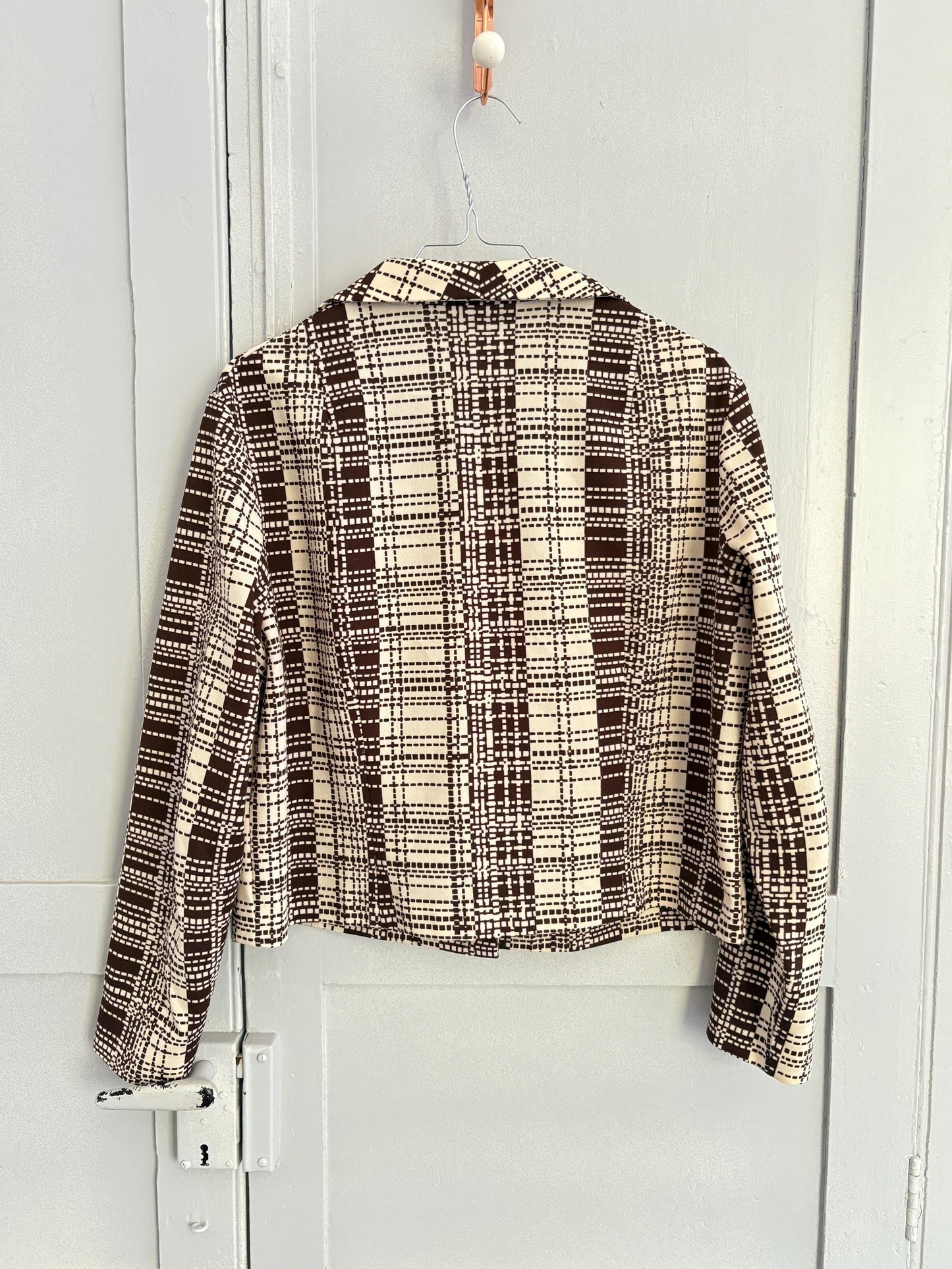 Vintage groovy button down shirt, Geometric brown and white retro blouse, 70s woman fashion, Long sleeve summer shirt, 1970s blouse, L