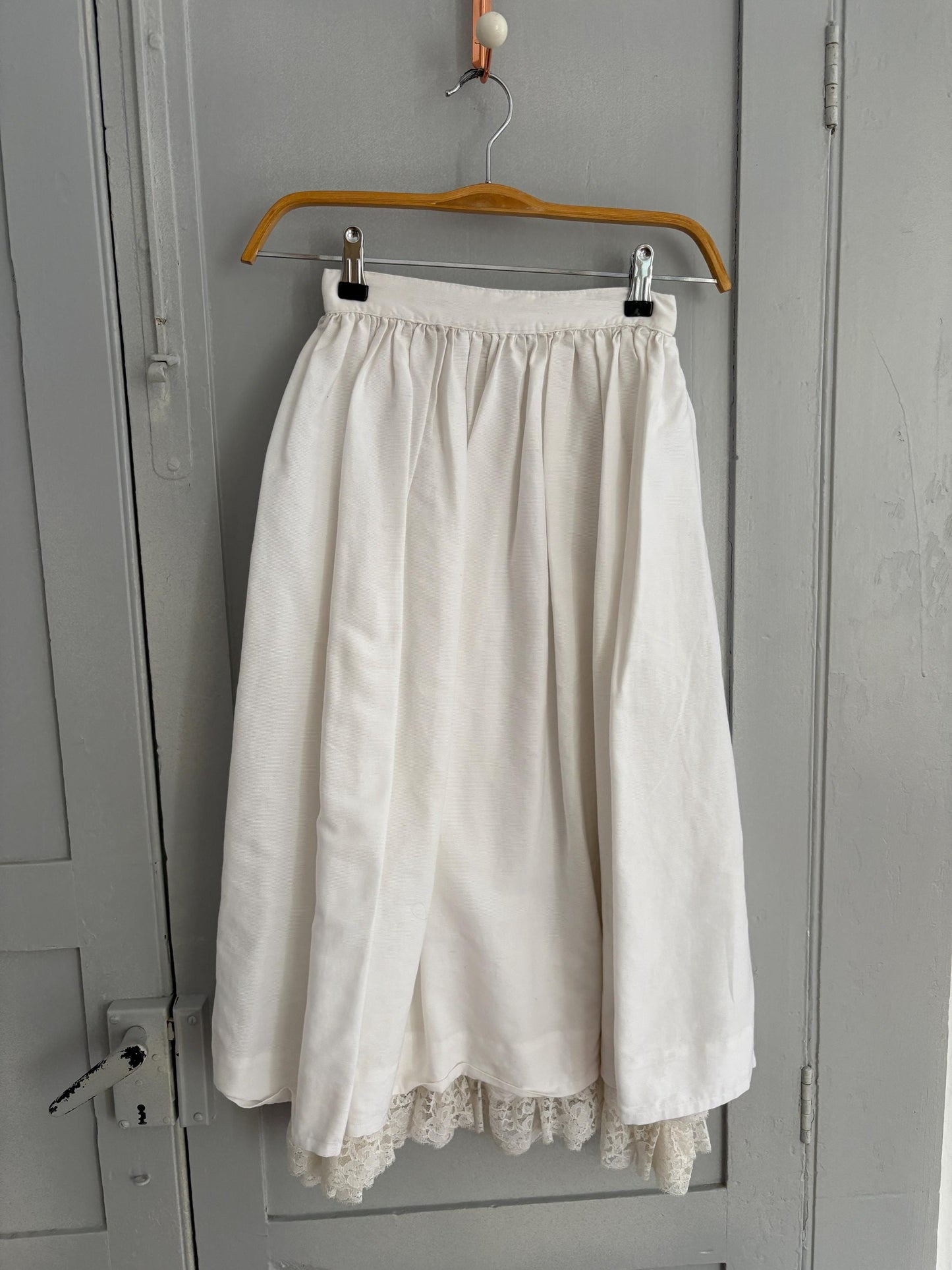 Vintage white pleated a-line skirt, Cottage core midi skirt, Volumous wedding guest outfit, XXS