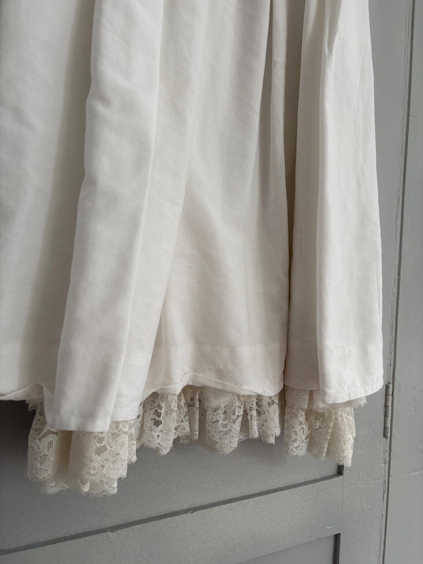 Vintage white pleated a-line skirt, Cottage core midi skirt, Volumous wedding guest outfit, XXS