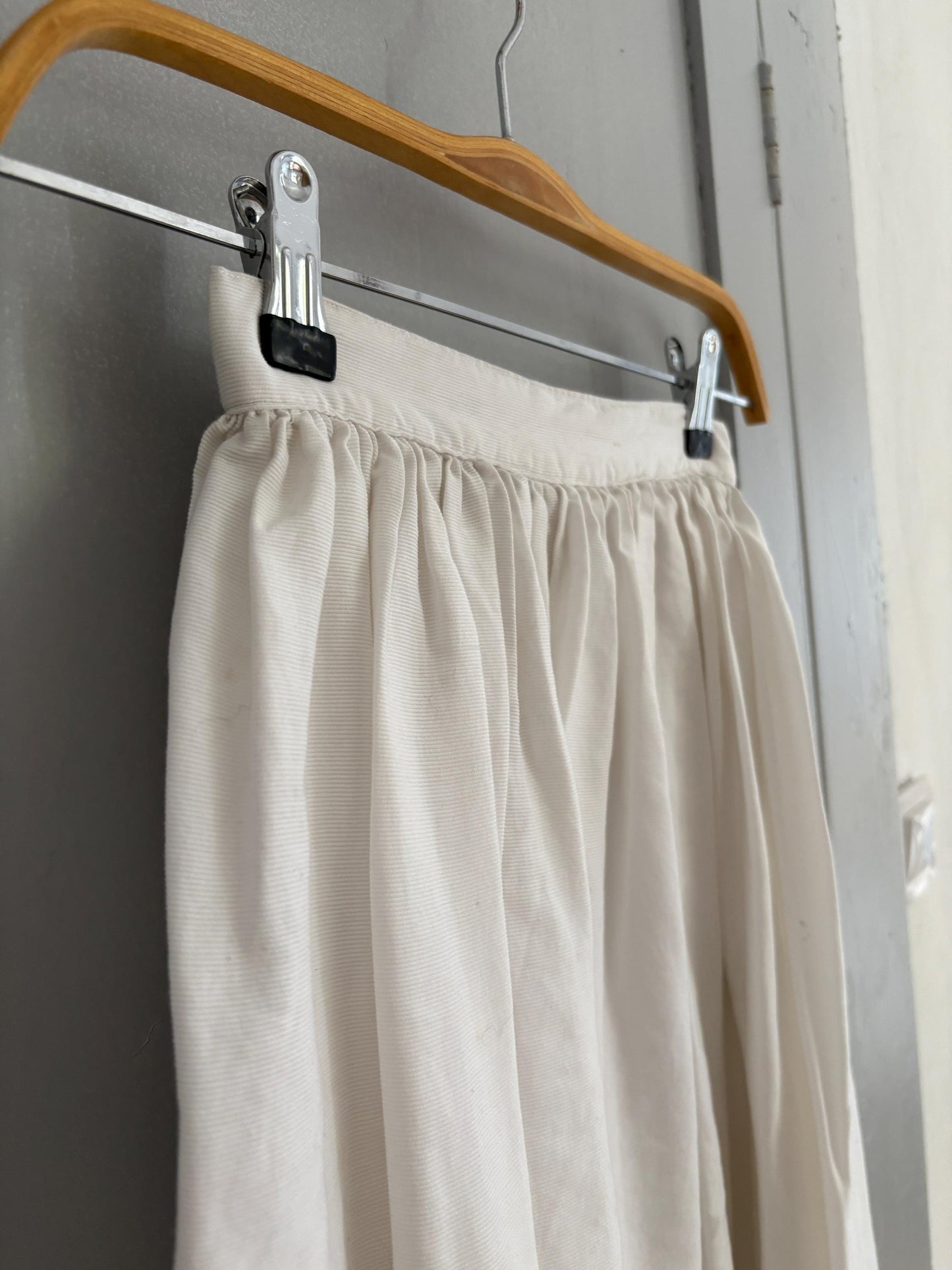 Vintage white pleated a-line skirt, Cottage core midi skirt, Volumous wedding guest outfit, XXS