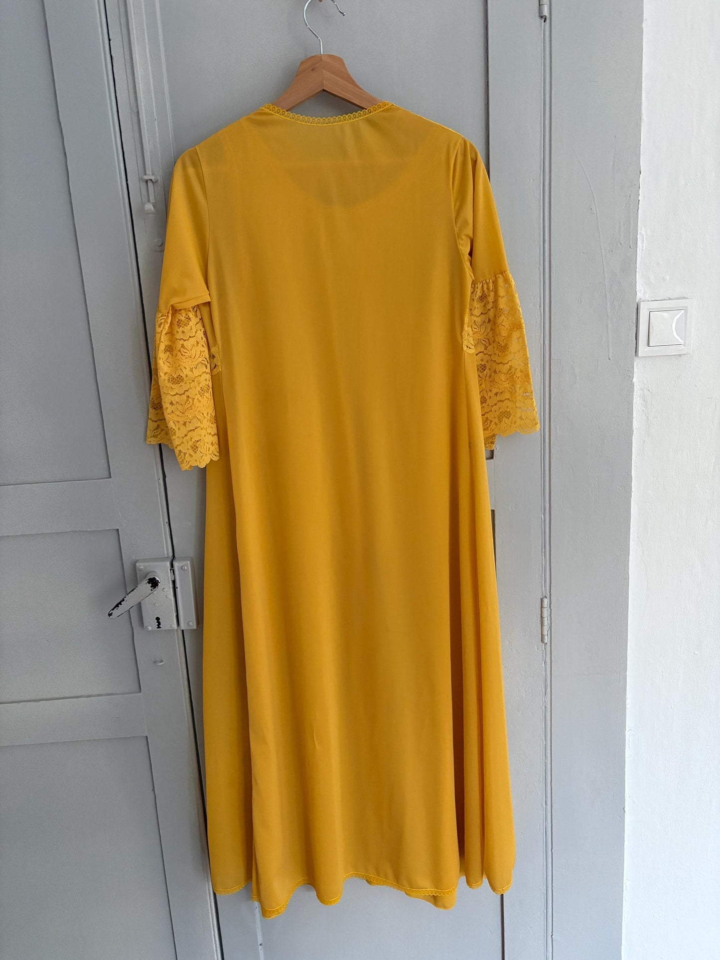 Vintage Italian Design lace Curry yellow Night robe set, Long romantic night gown, Vintage pyjamas