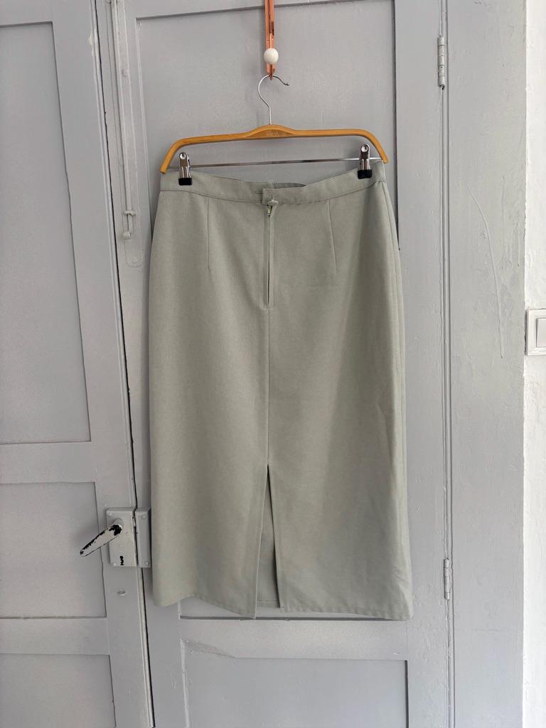 Vintage long High-Rise pencil Skirt with Elegant fit and back Split, Feminine office wear, XL