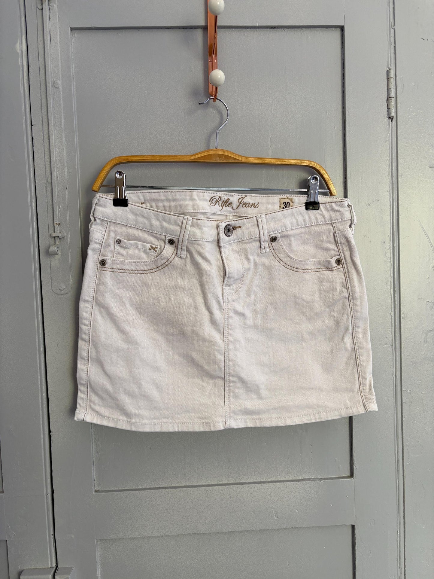 Vintage RIFLE JEANS white denim mini skirt, Y2k low waist mini jeans skirt, 30, L
