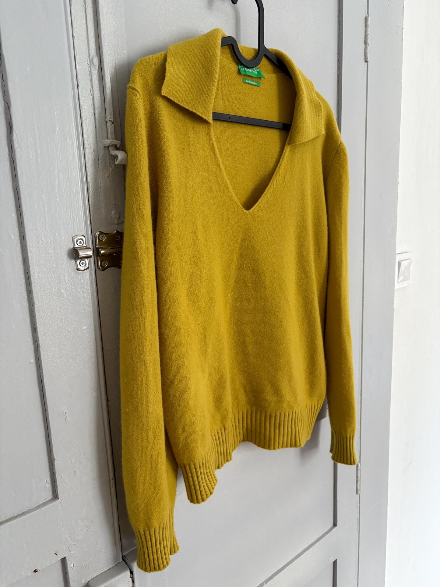 Vintage Benetton Mustard Cashmere Wool Sweater – Cozycore Queen Vibes