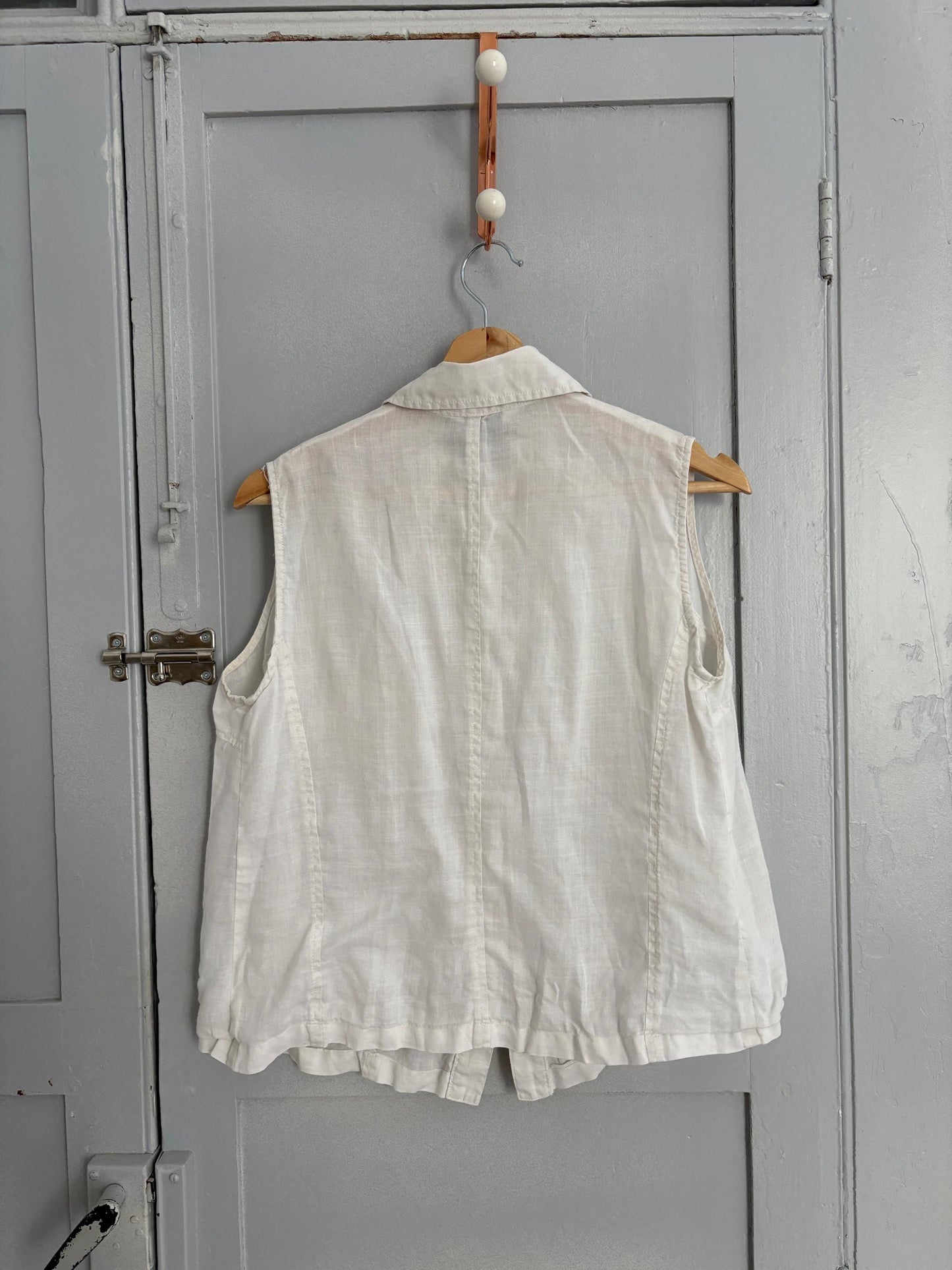 White vintage sleeveless camisole, Collared smart tank top, Elegant Dark Academia sleeveless shirt, S
