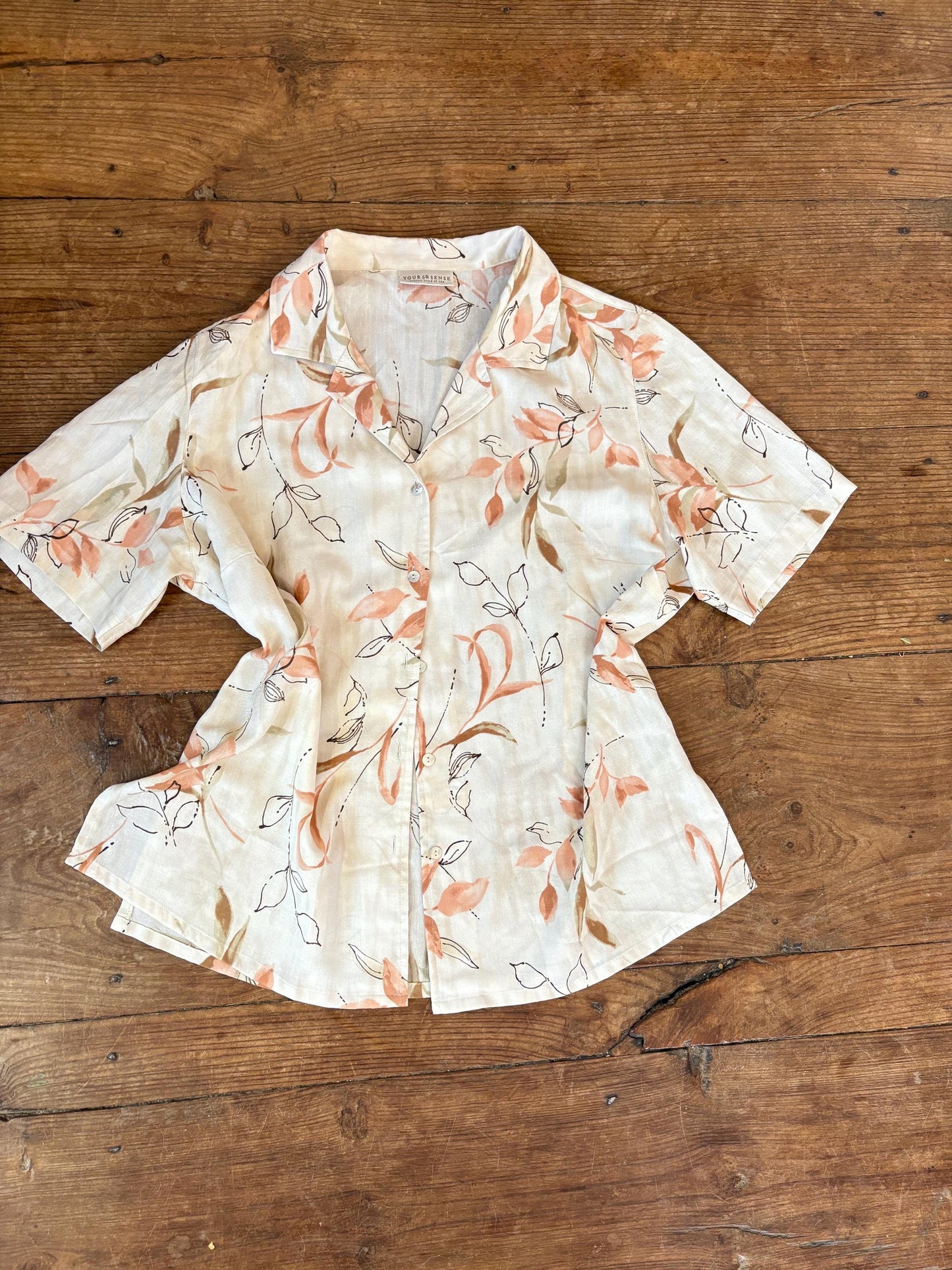 Vintage floral print summer shirt, Flower pattern off white woman shirt, Colourful camisole, Knot tie button up shirt, Vacation blouse,