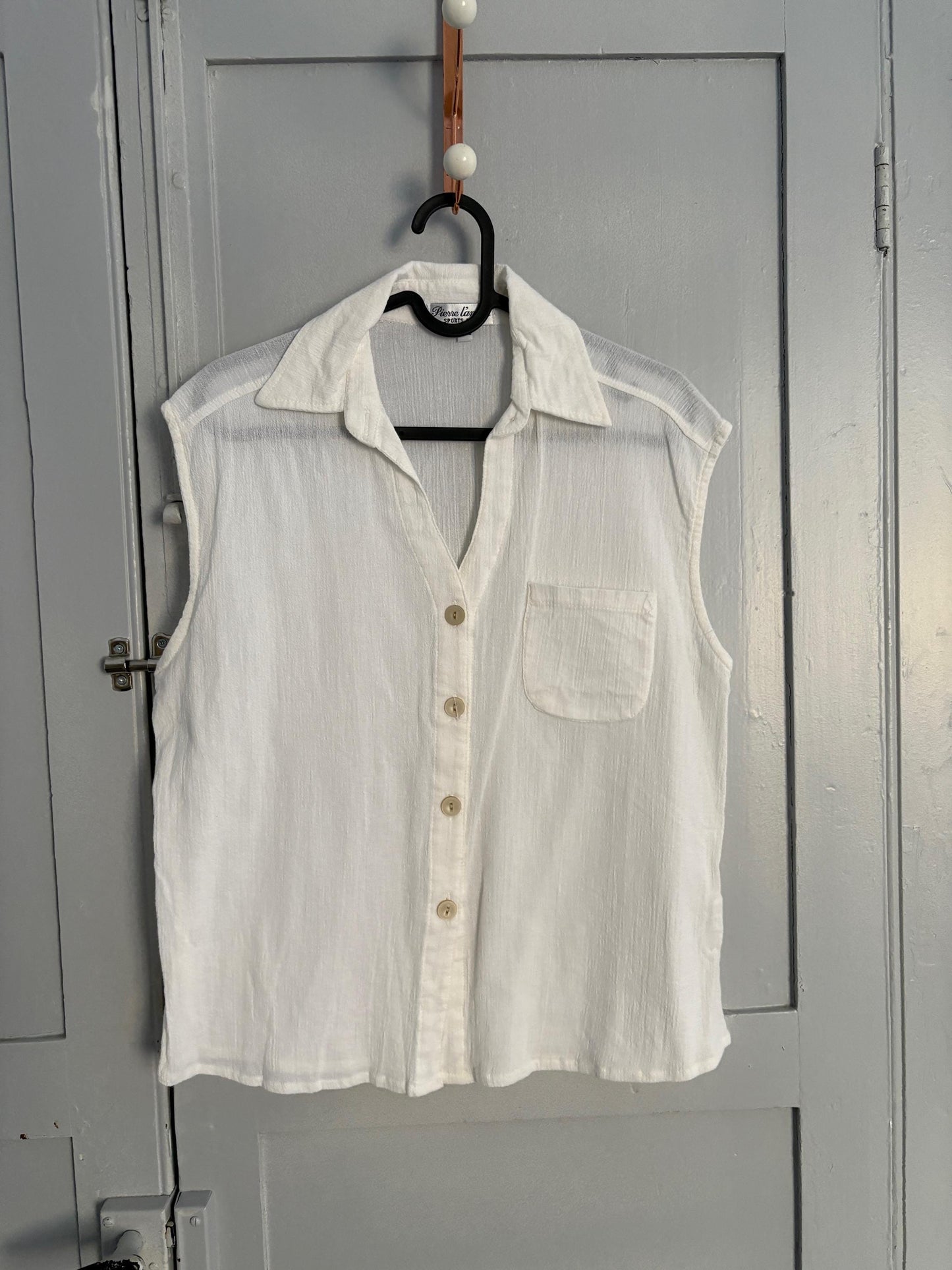 Vintage basic white camisole, Retro Pierre L'amoure cotton camisole, Muslin collared button up summer shirt, Dark Academia fashion, L