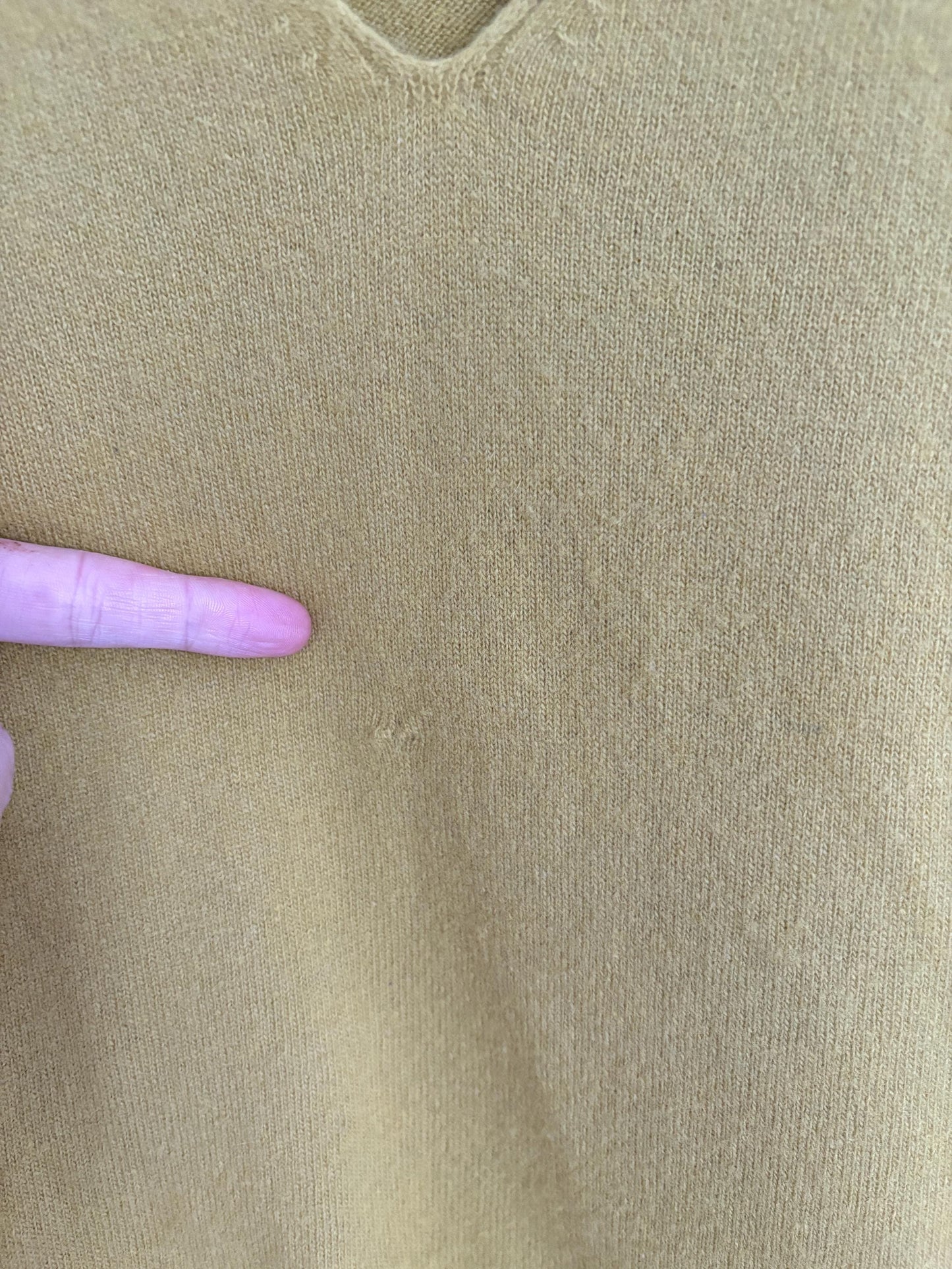 Vintage Benetton Mustard Cashmere Wool Sweater – Cozycore Queen Vibes