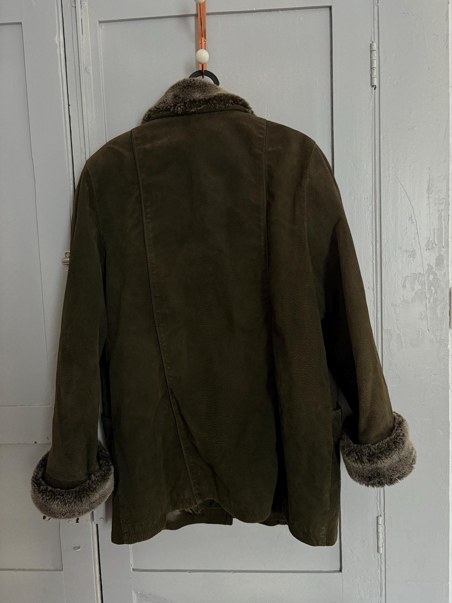 Gorgeous Dark green genuine leather coat, VintageLuxury Lamy jacket with faux fur detailing, 70s Retro cropped coat,