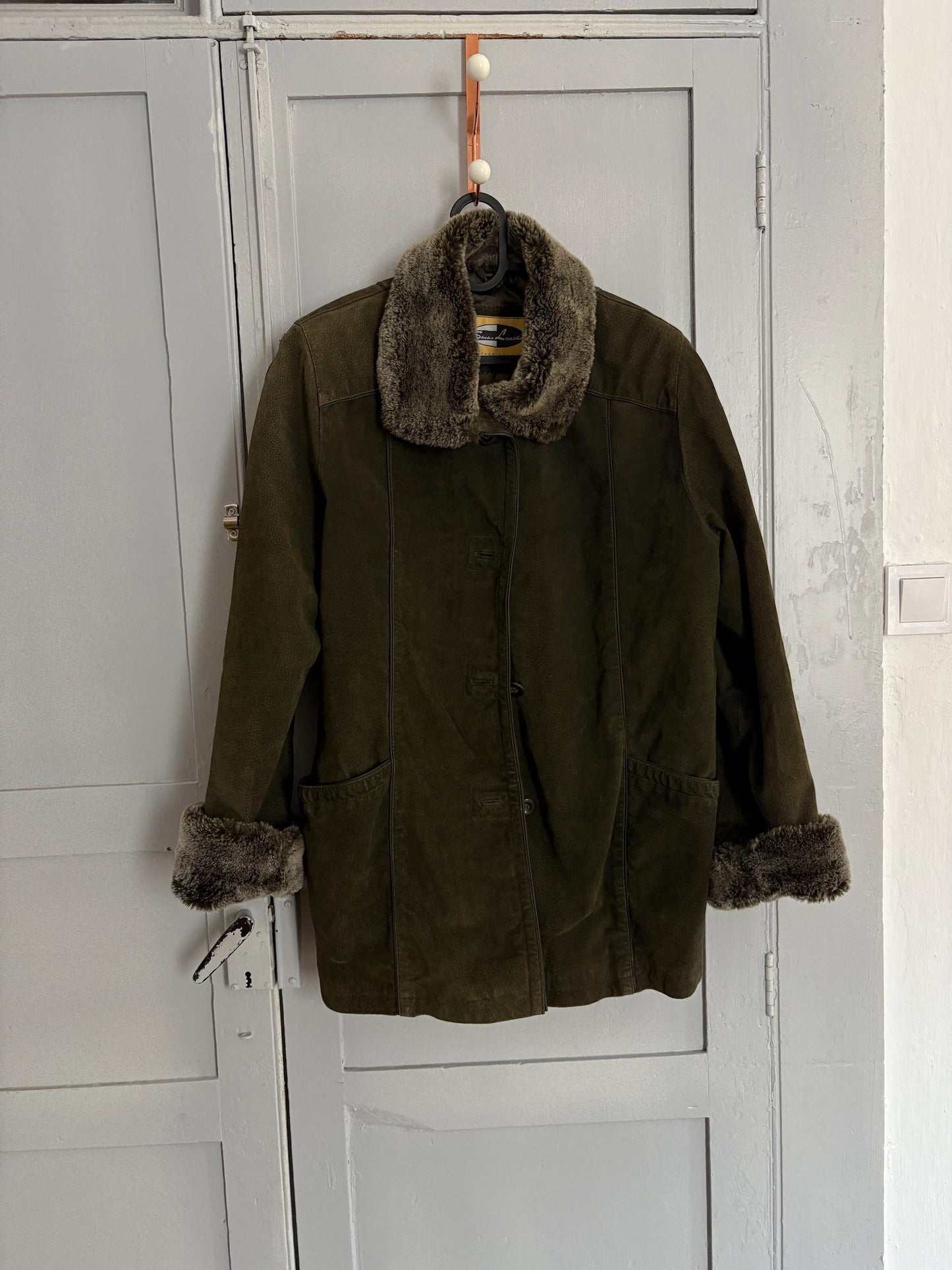 Gorgeous Dark green genuine leather coat, VintageLuxury Lamy jacket with faux fur detailing, 70s Retro cropped coat,