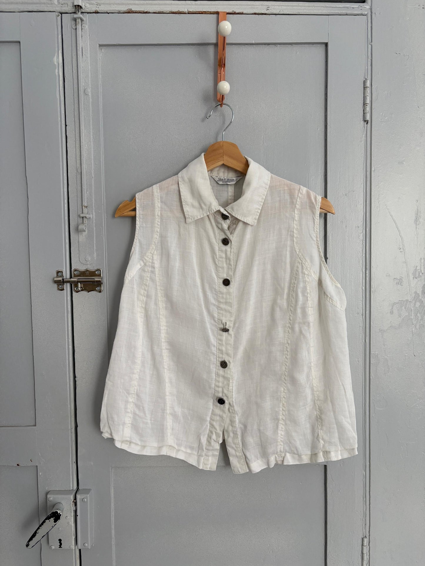 White vintage sleeveless camisole, Collared smart tank top, Elegant Dark Academia sleeveless shirt, S