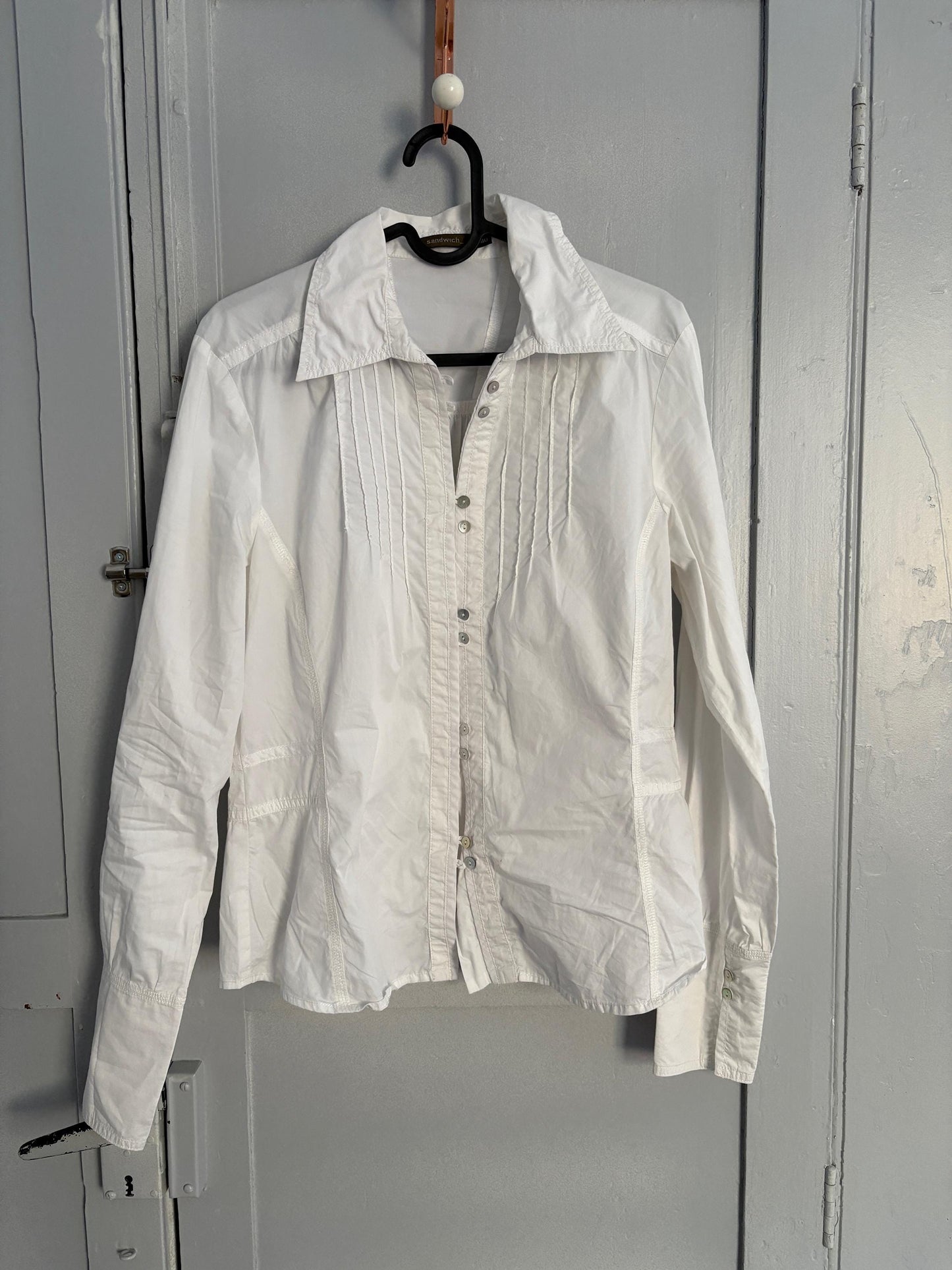 Vintage white crisp woman button up shirt with mother of pearl buttons, Size S - EU 36