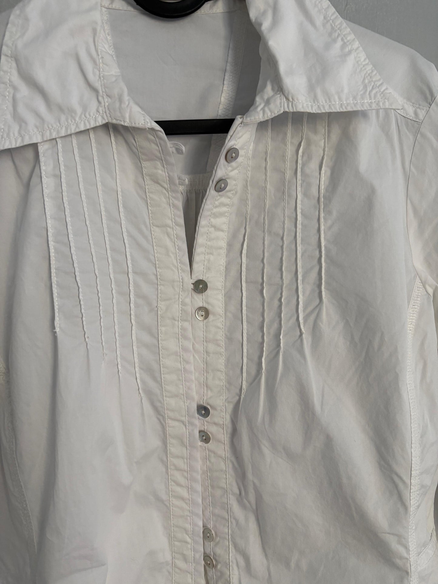 Vintage white crisp woman button up shirt with mother of pearl buttons, Size S - EU 36