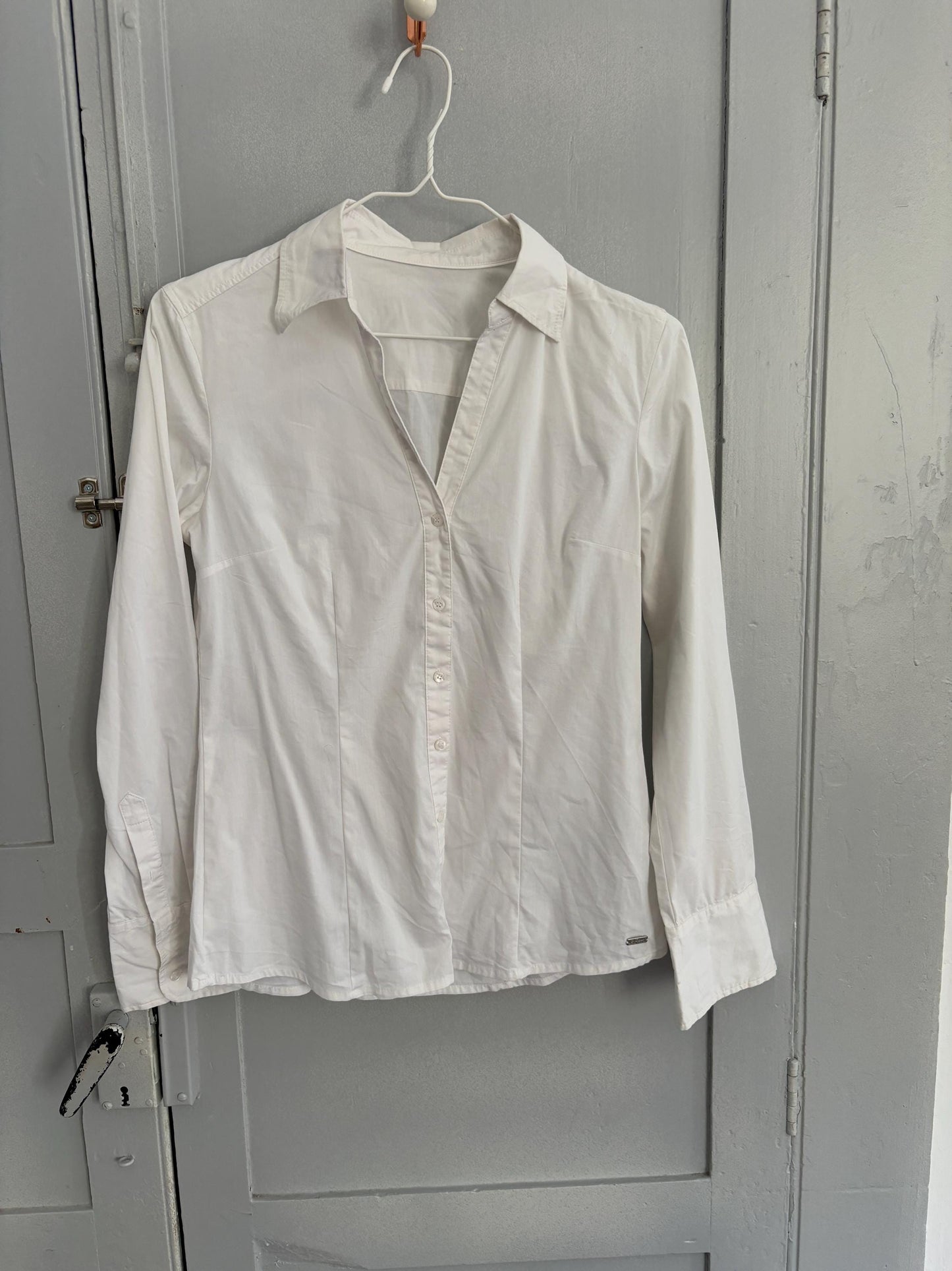 White professional work button up shirt, Crisp Blouse, Danish Style, Formal work wear, luxury Fit, S