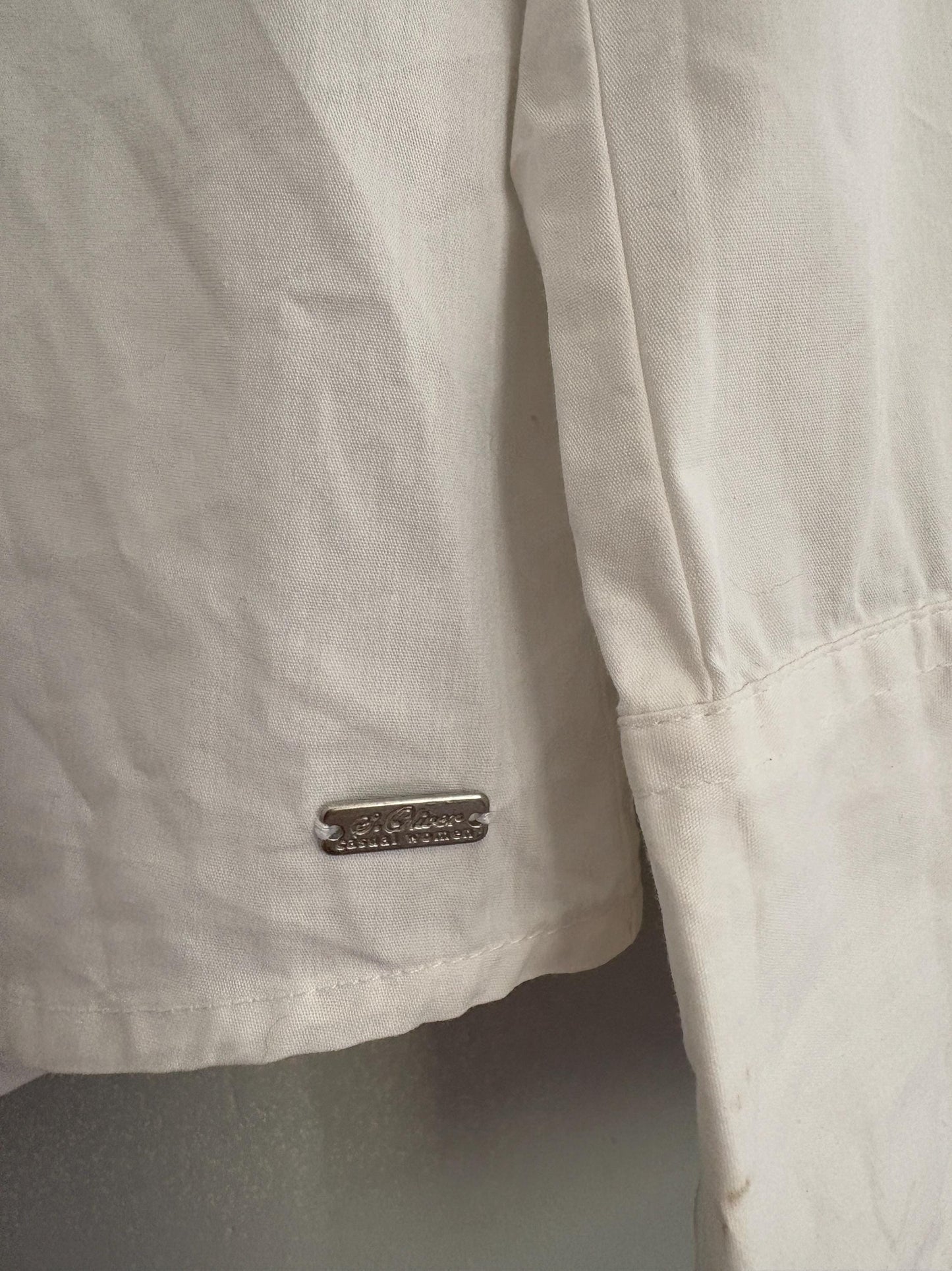 White professional work button up shirt, Crisp Blouse, Danish Style, Formal work wear, luxury Fit, S