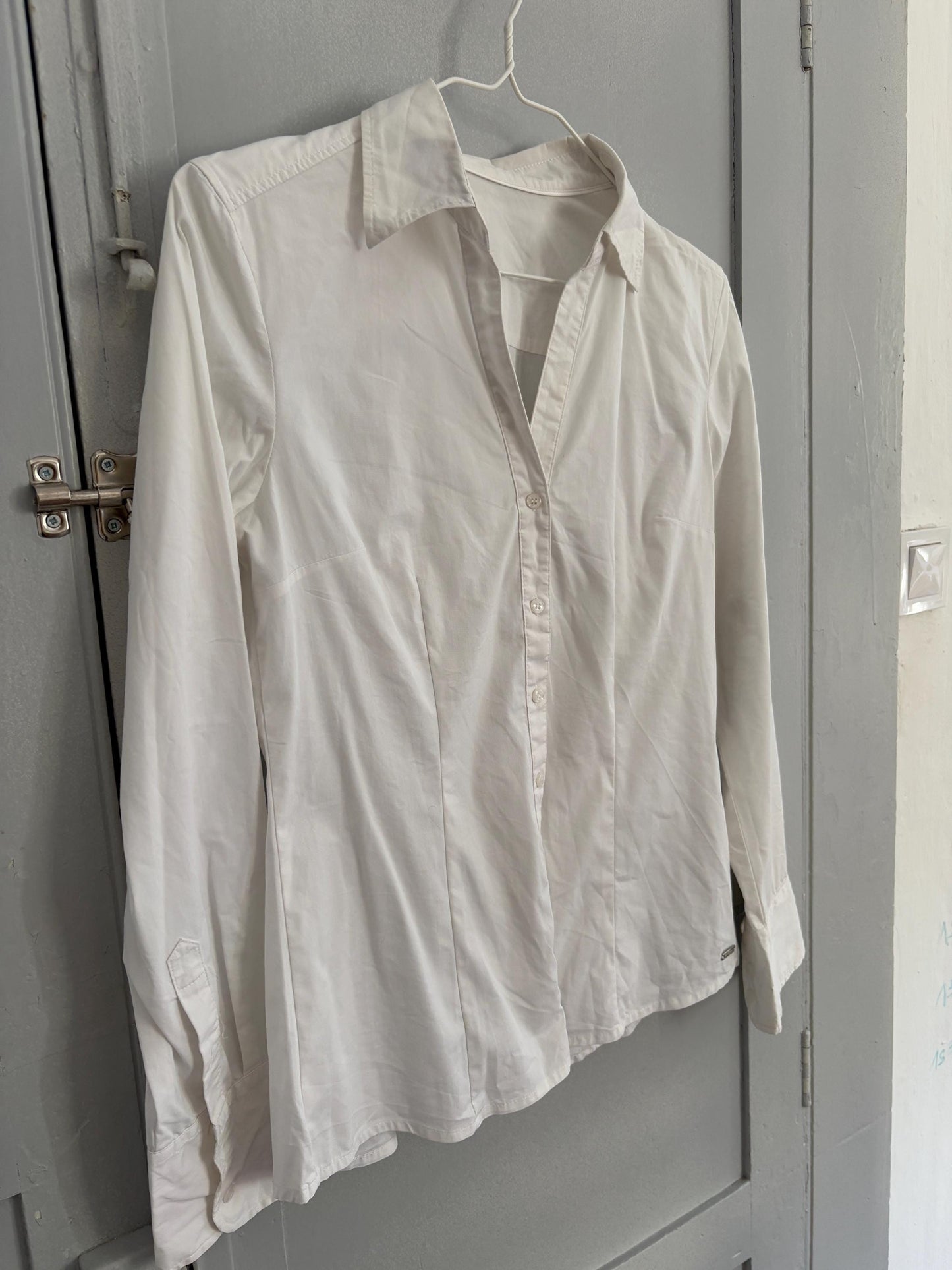 White professional work button up shirt, Crisp Blouse, Danish Style, Formal work wear, luxury Fit, S