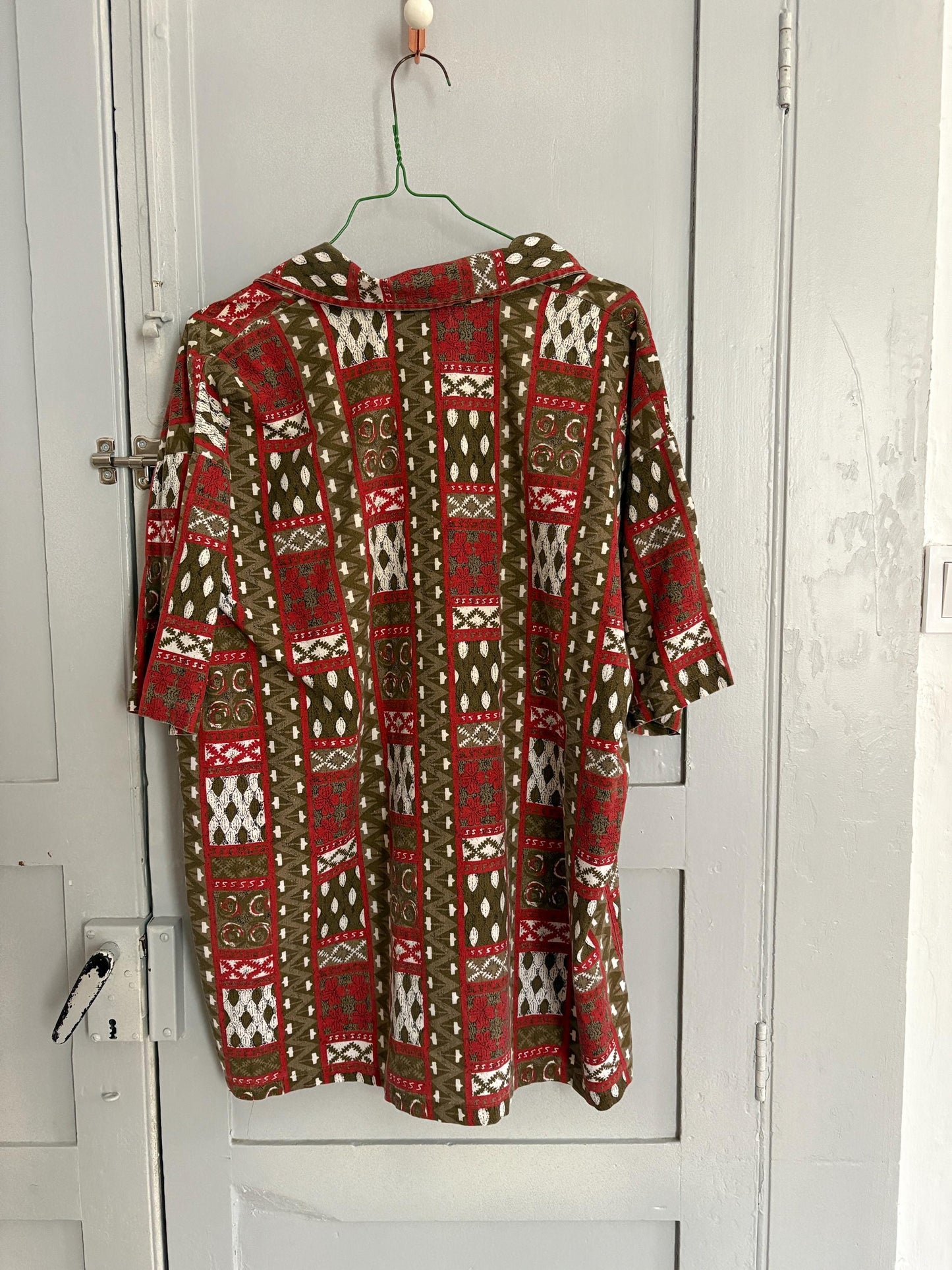 Vintage groovy button up shirt, Retro oversized 70s blouse, Red and white colourful patterned top, Cute long sleeve summer shirt