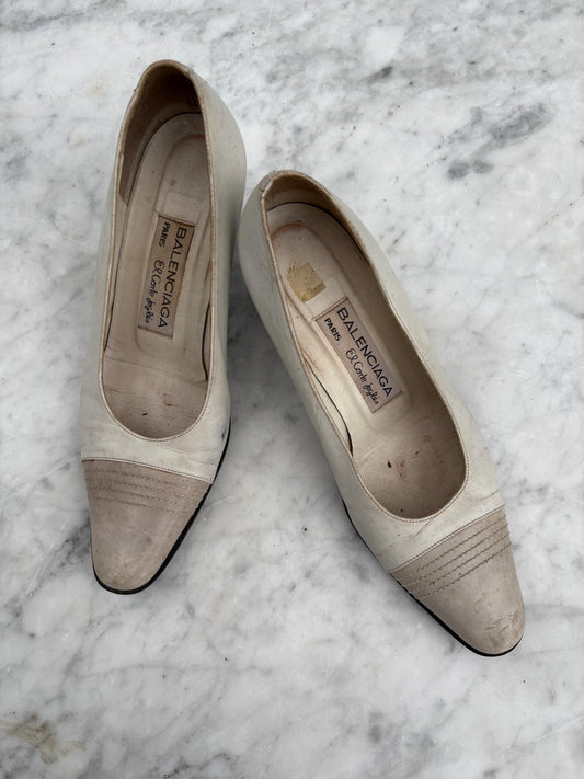 Vintage Balenciaga Heels | White Leather Two-Tone Pumps | Size 37 | Made in Spain