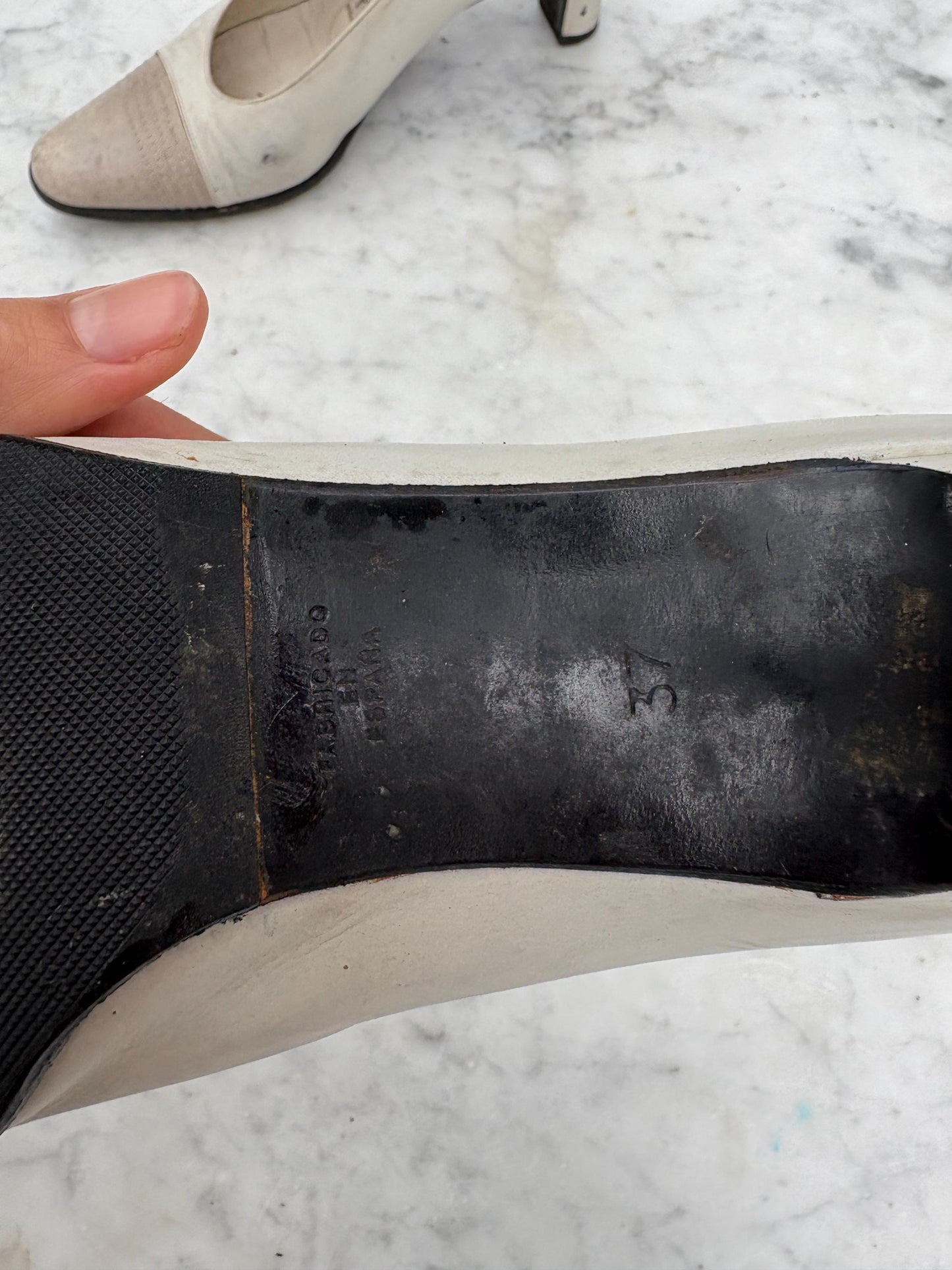 Vintage Balenciaga Heels | White Leather Two-Tone Pumps | Size 37 | Made in Spain